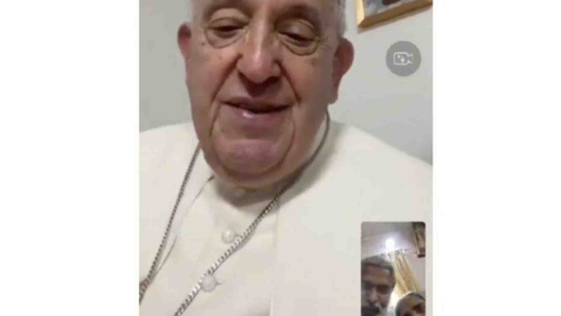 Immagine di Il Papa telefona alla nonna 95enne dell'organizzatore dei viaggi papali