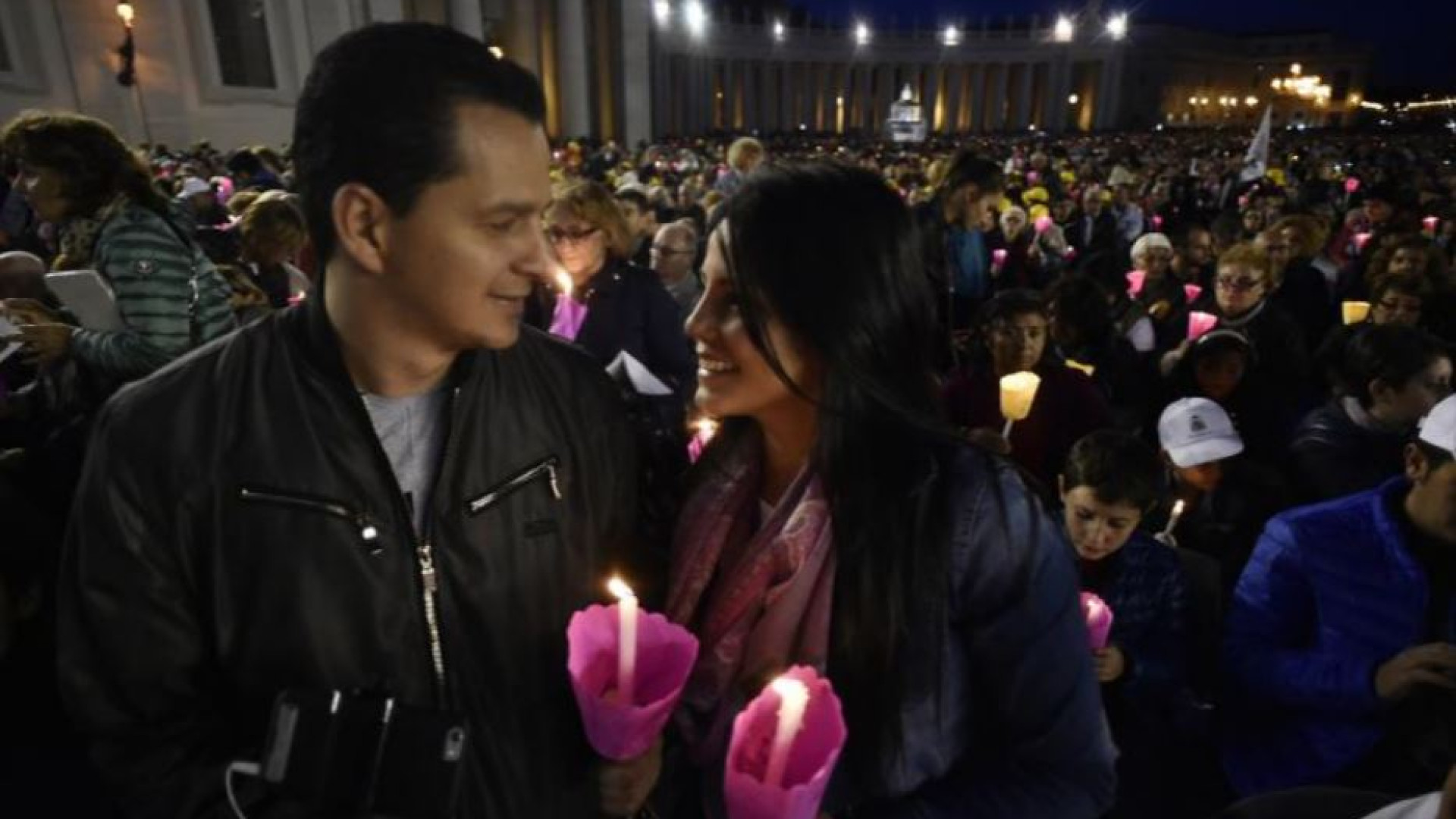 Immagine di I cristiani pregano per il Sinodo, veglia ecumenica in piazza San Pietro