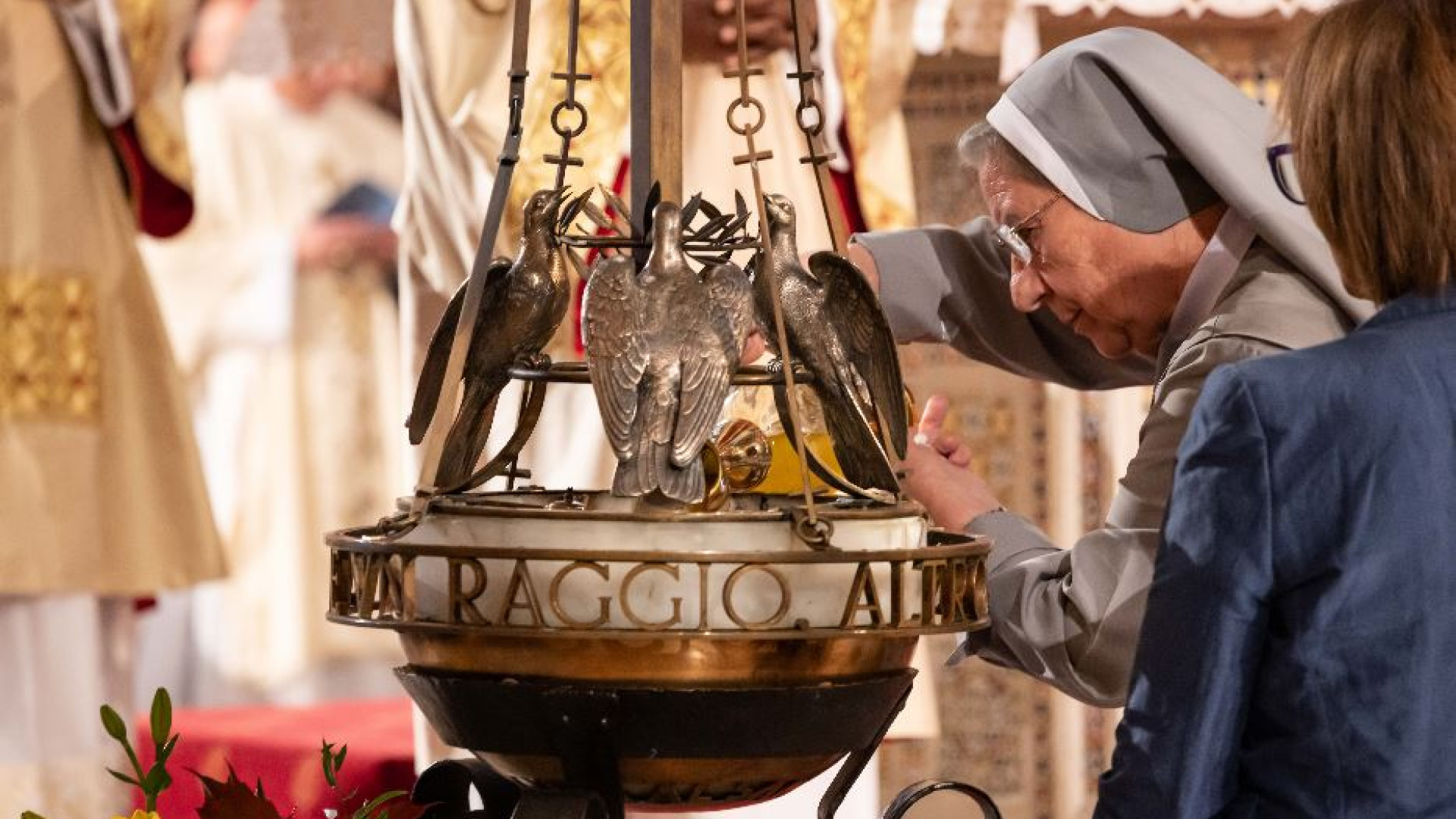 Immagine di Dalla Valle d'Aosta l'olio per la Lampada di san Francesco
