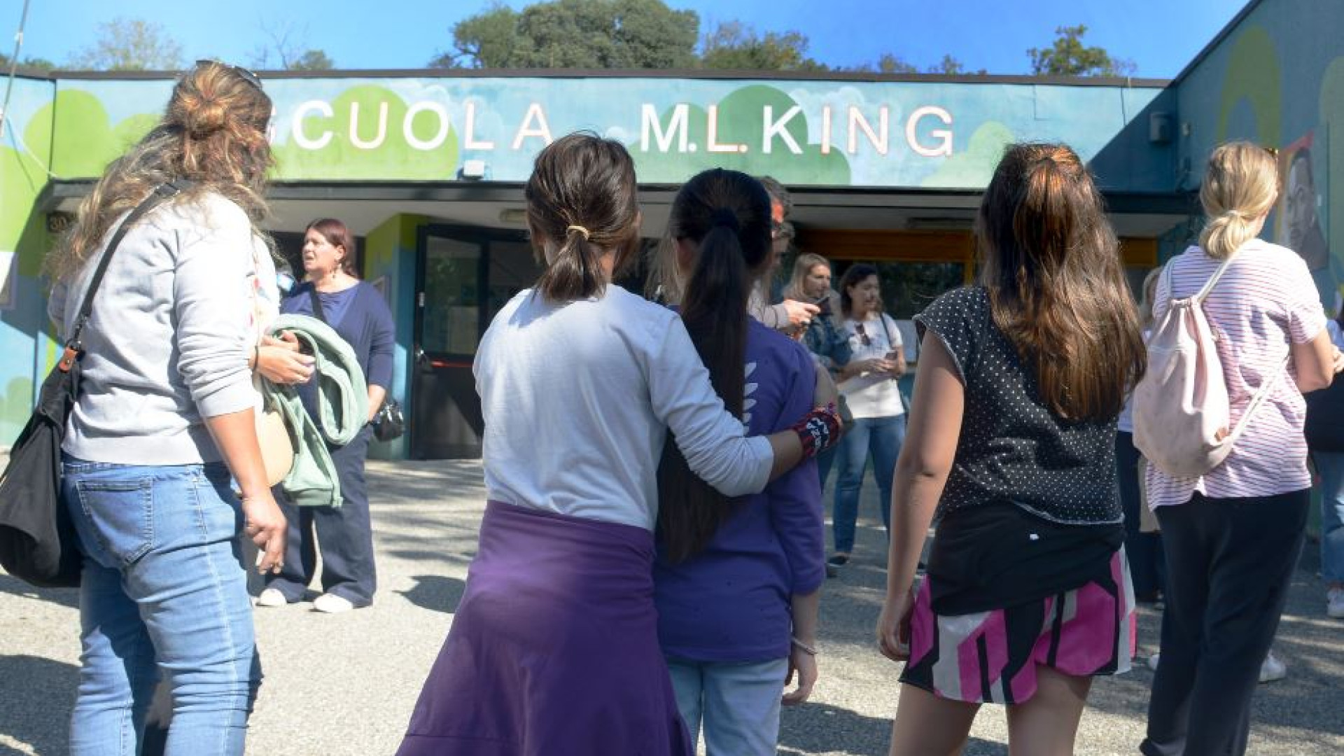 Immagine di Al di là del merito si deve investire nella scuola per una società felice