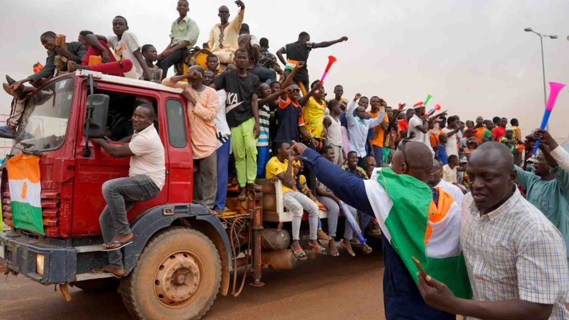 Immagine di Macron alla fine si arrende: inizia il ritiro dal Niger delle truppe francesi