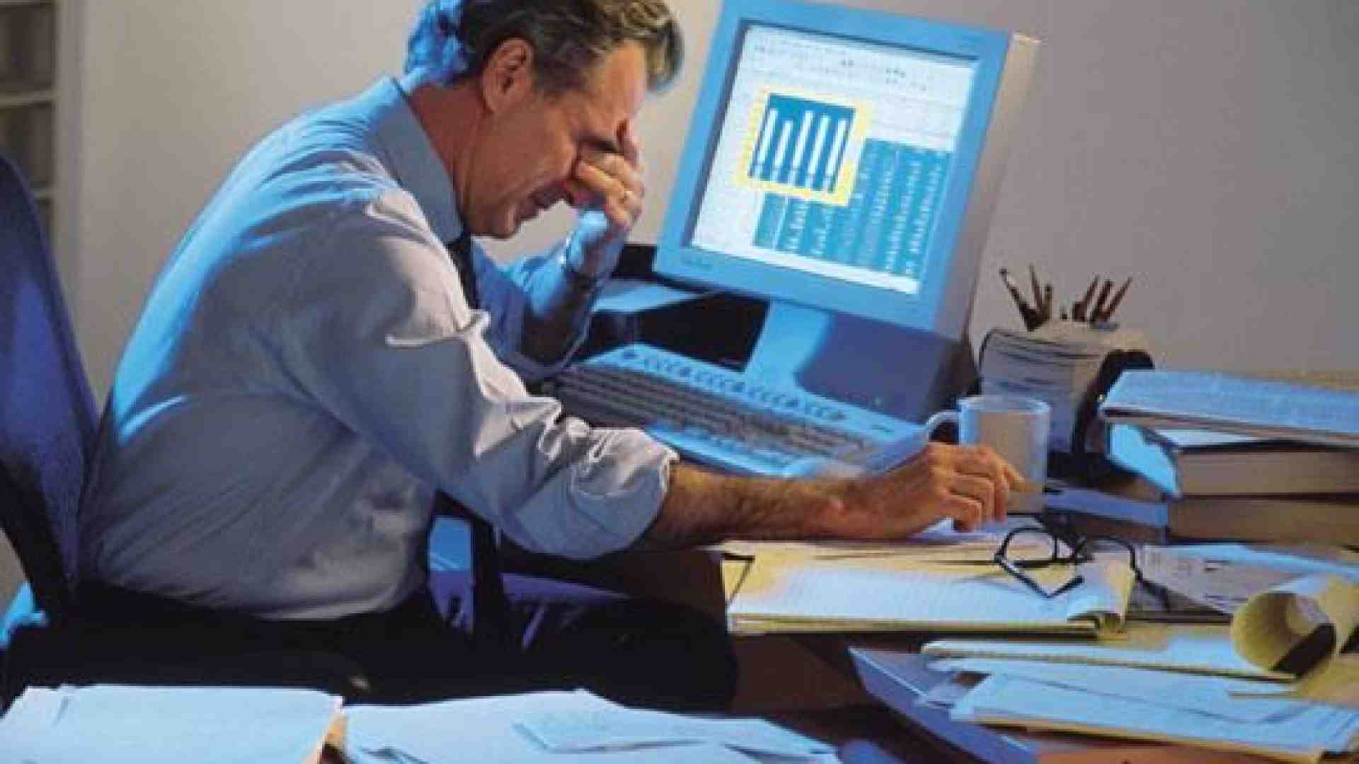 Immagine di Stress da lavoro in aumento: colpisce soprattutto dirigenti e tute blu