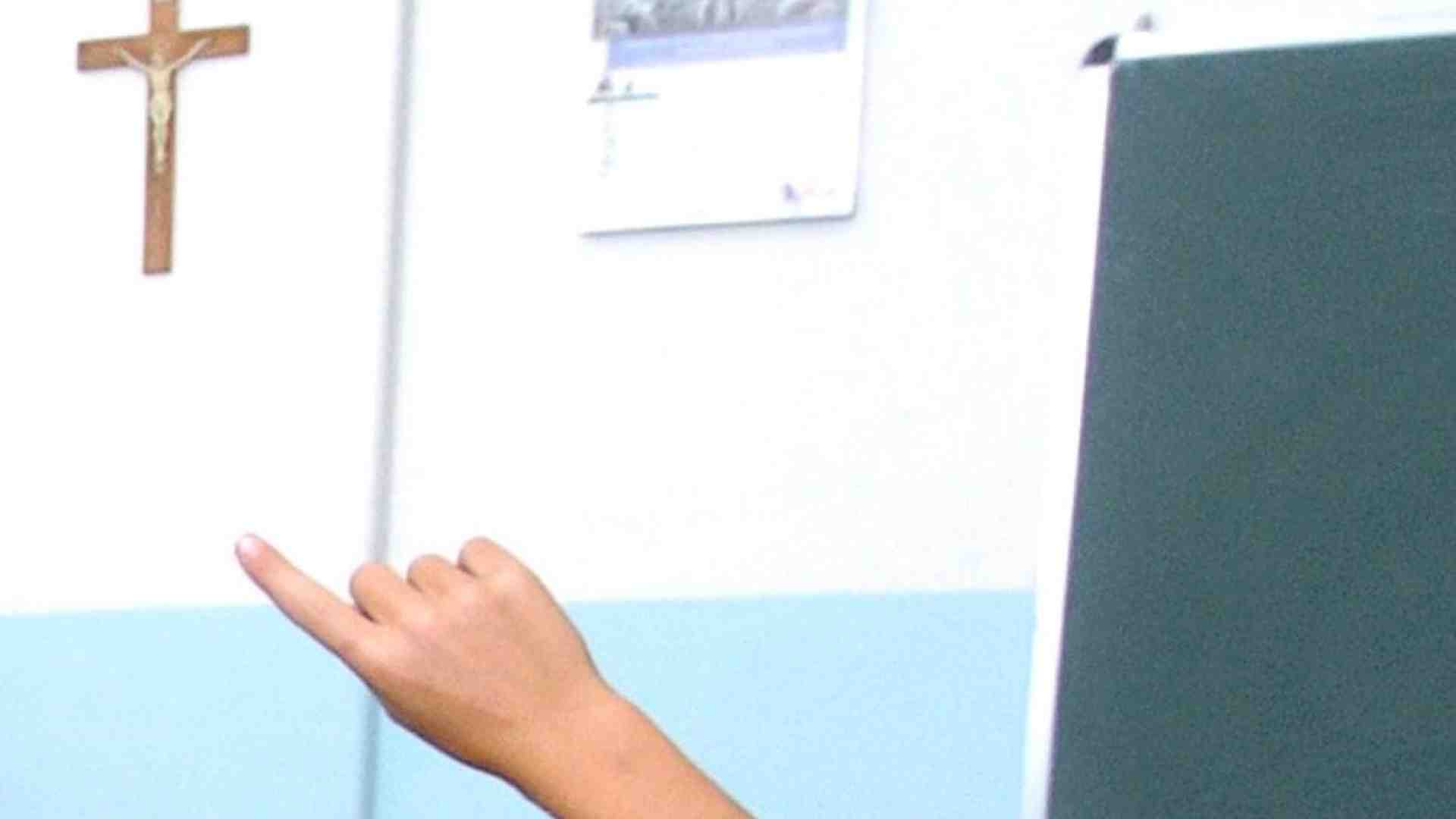 Immagine di Carpi, il crocifisso torna in aula alla scuola media Focherini