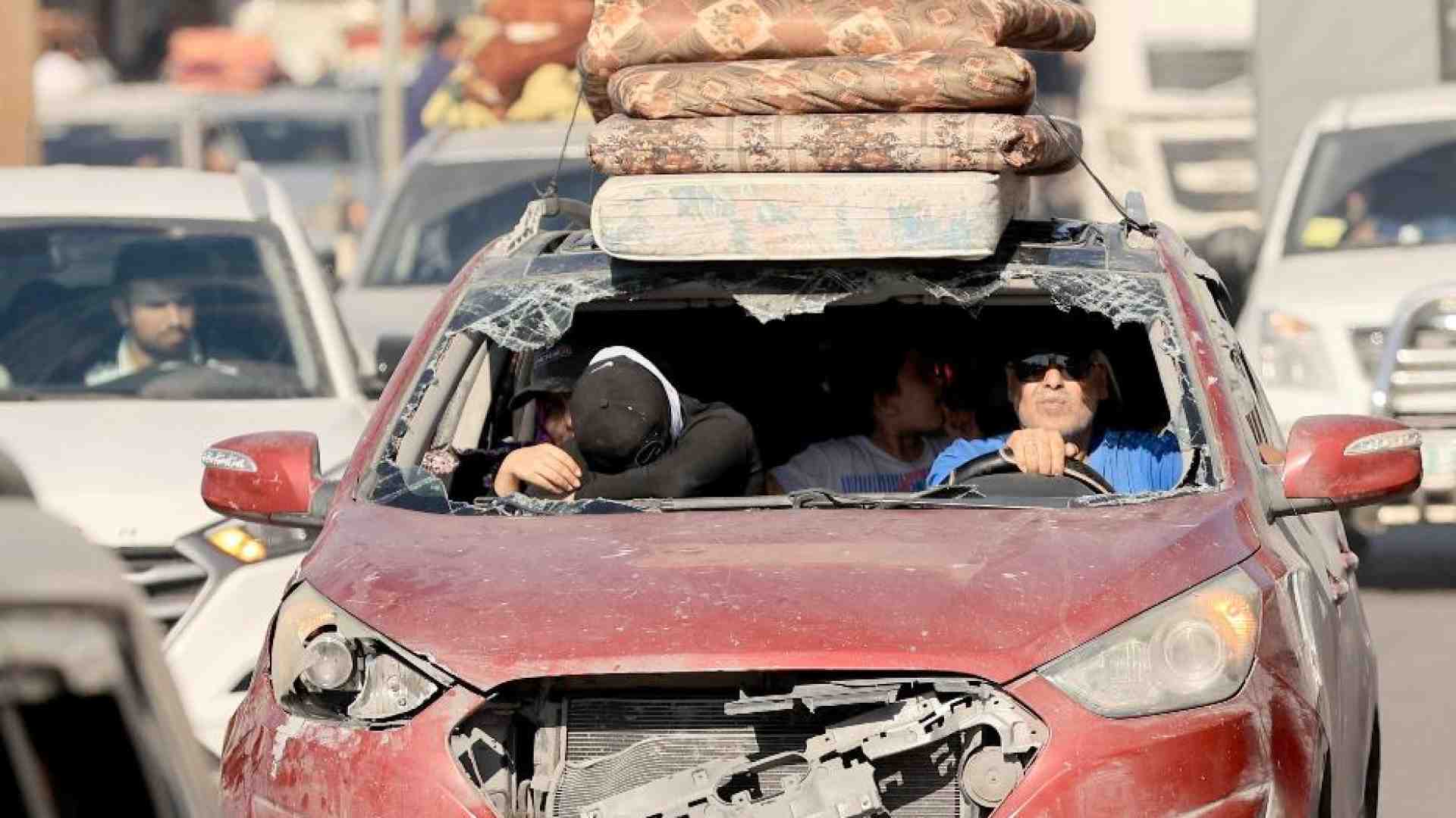 Immagine di Israele colpisce in Libano. Civili via da Gaza, protestano Onu e Oms
