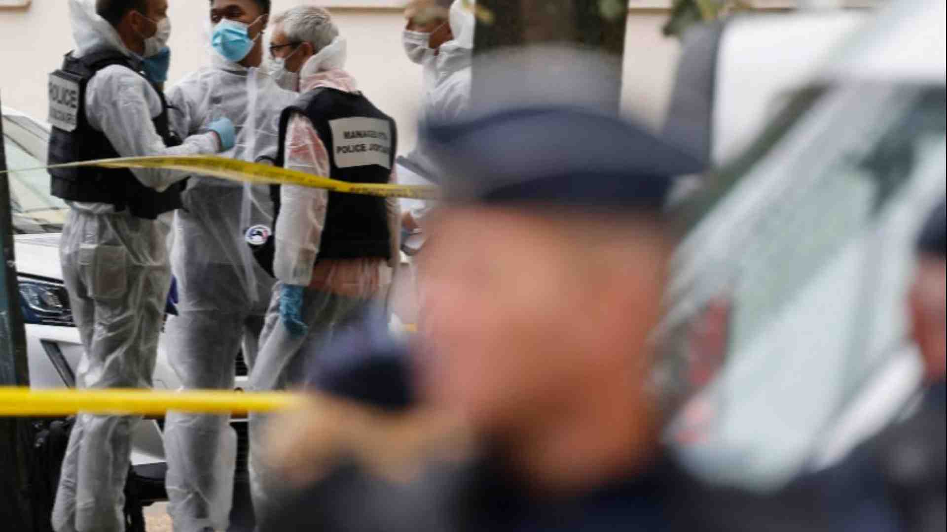 Immagine di Estremista islamico attacca un liceo: un professore ucciso, feriti