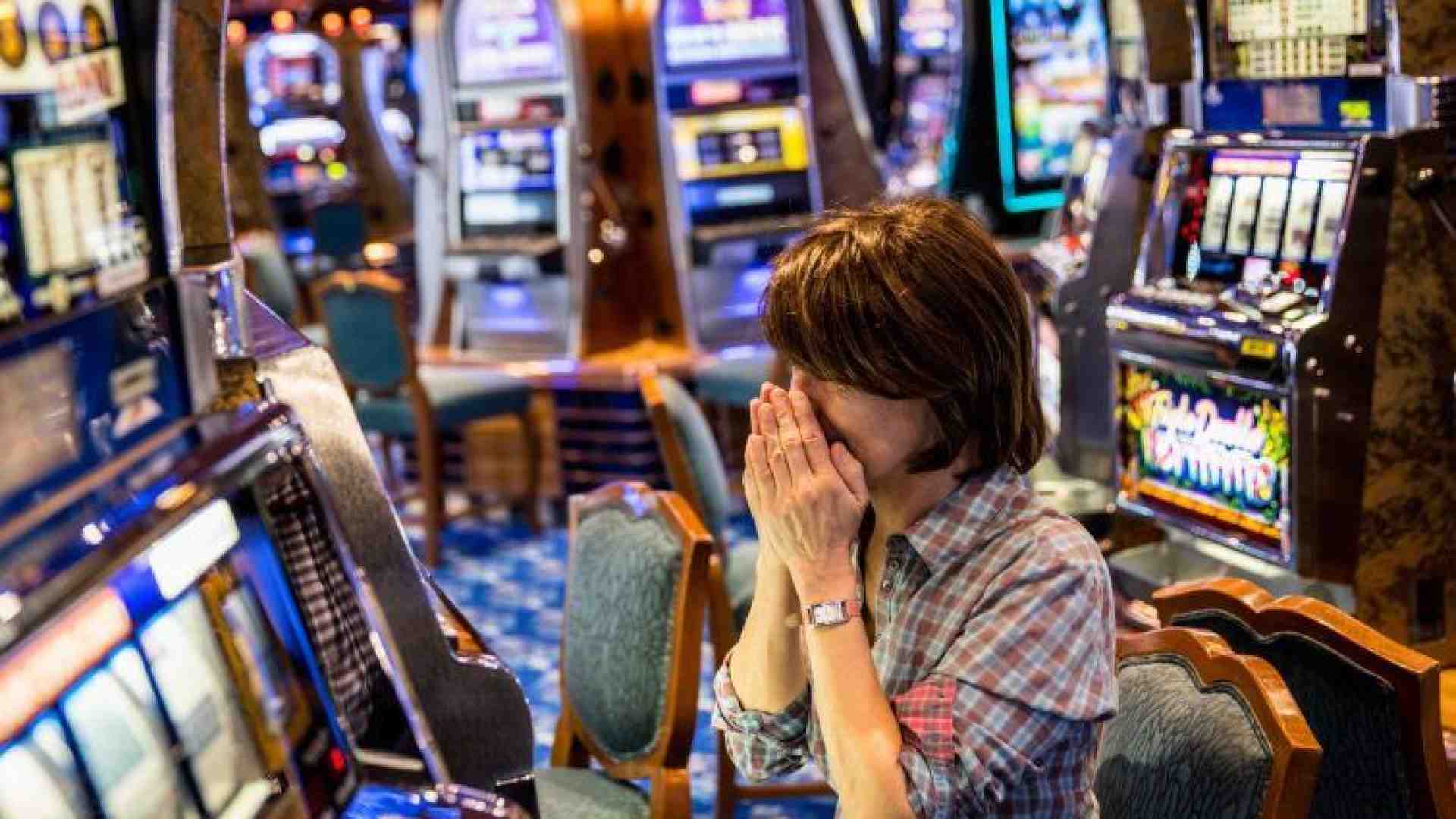 Immagine di Azzardo, milioni i soggetti a rischio. «I calciatori? La punta dell’iceberg»