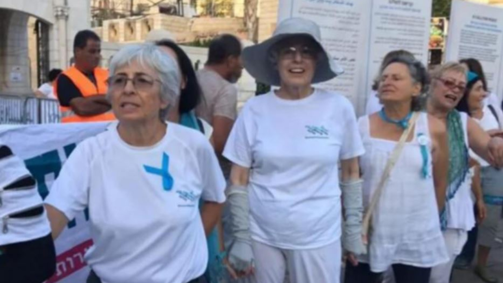 Immagine di «Marciava con le palestinesi per il dialogo», Vivian ora è ostaggio di Hamas