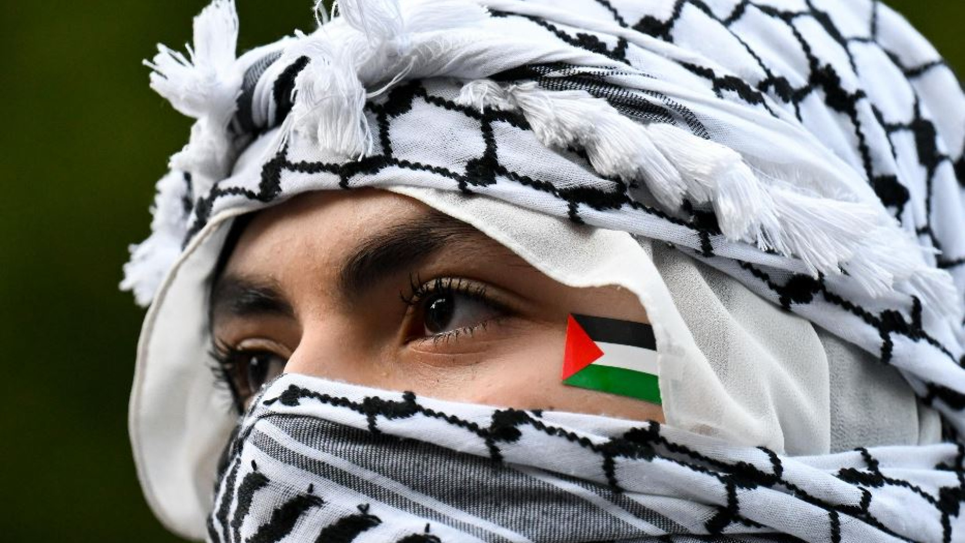 Immagine di Hamas al sud e gli Hezbollah al nord: ecco chi stringe nella tenaglia Israele