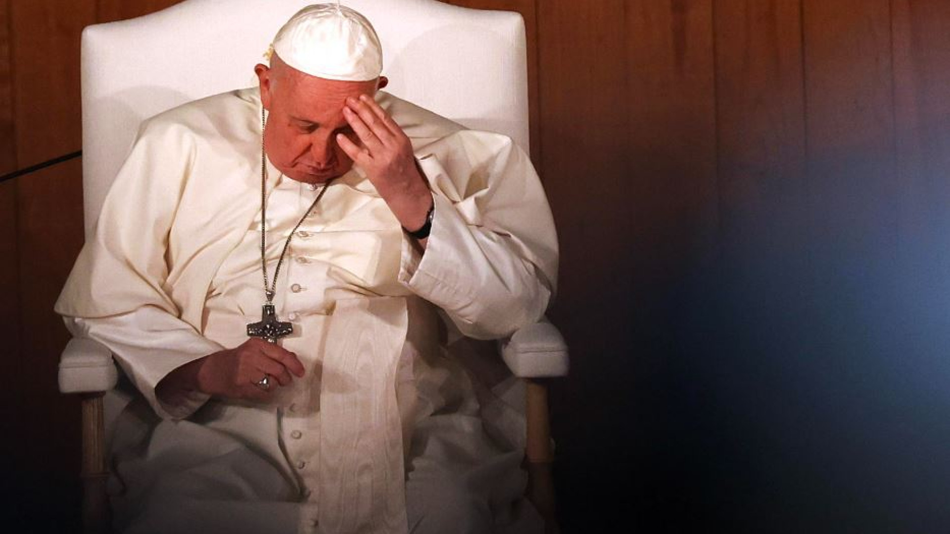 Immagine di Il Papa: pregare con le “mani sporche” discutendo con Dio per affidarsi a Lui