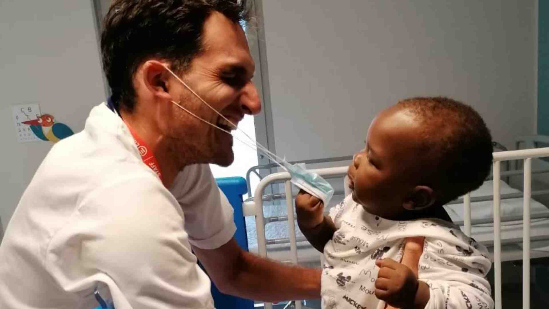 Immagine di Giovani medici, l’Africa come specialità. E un libro li racconta in 30 lettere