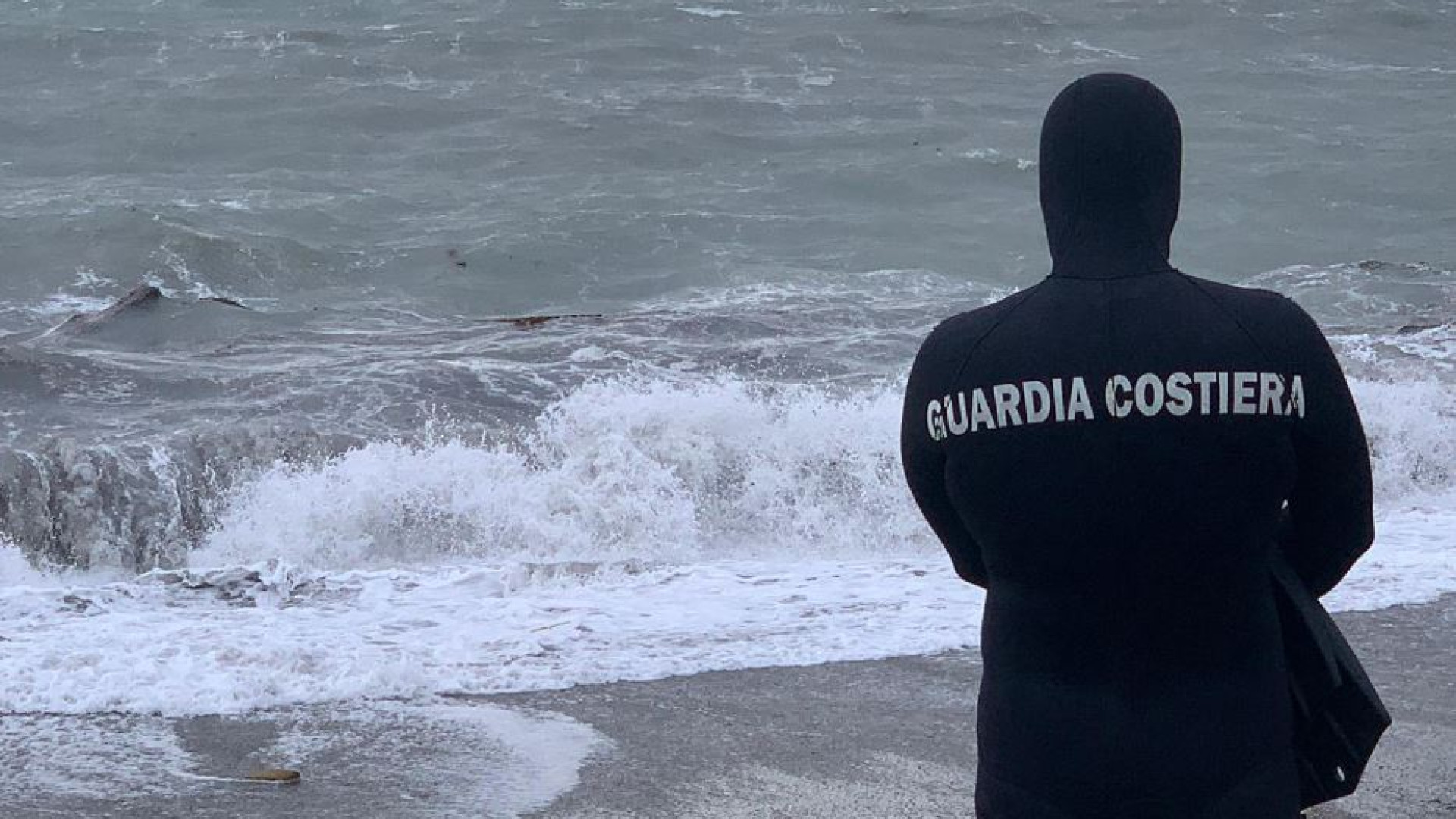 Immagine di Intrighi e soccorsi: ecco chi tiene i fili della Guardia costiera