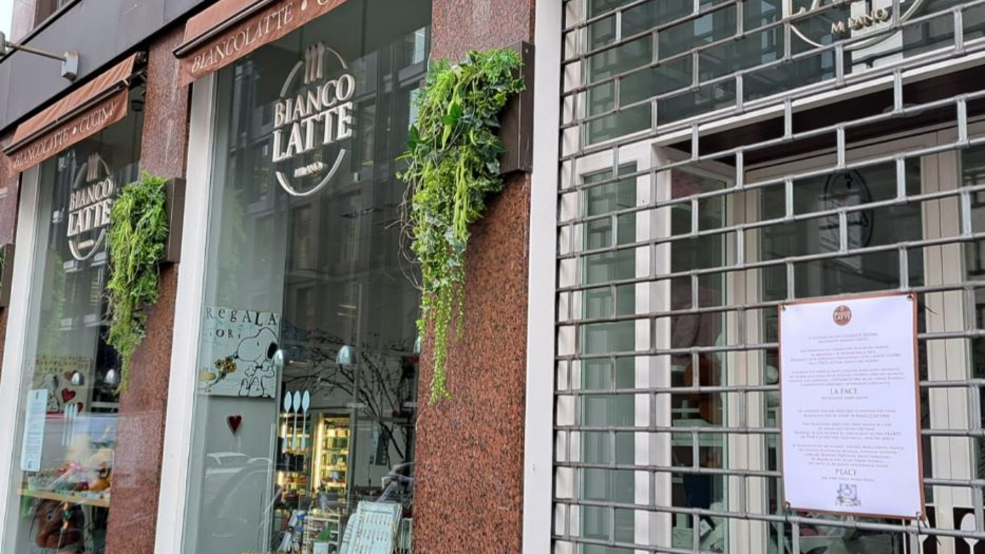 Immagine di Biancolatte, il locale del centro di Milano "chiuso per pace"