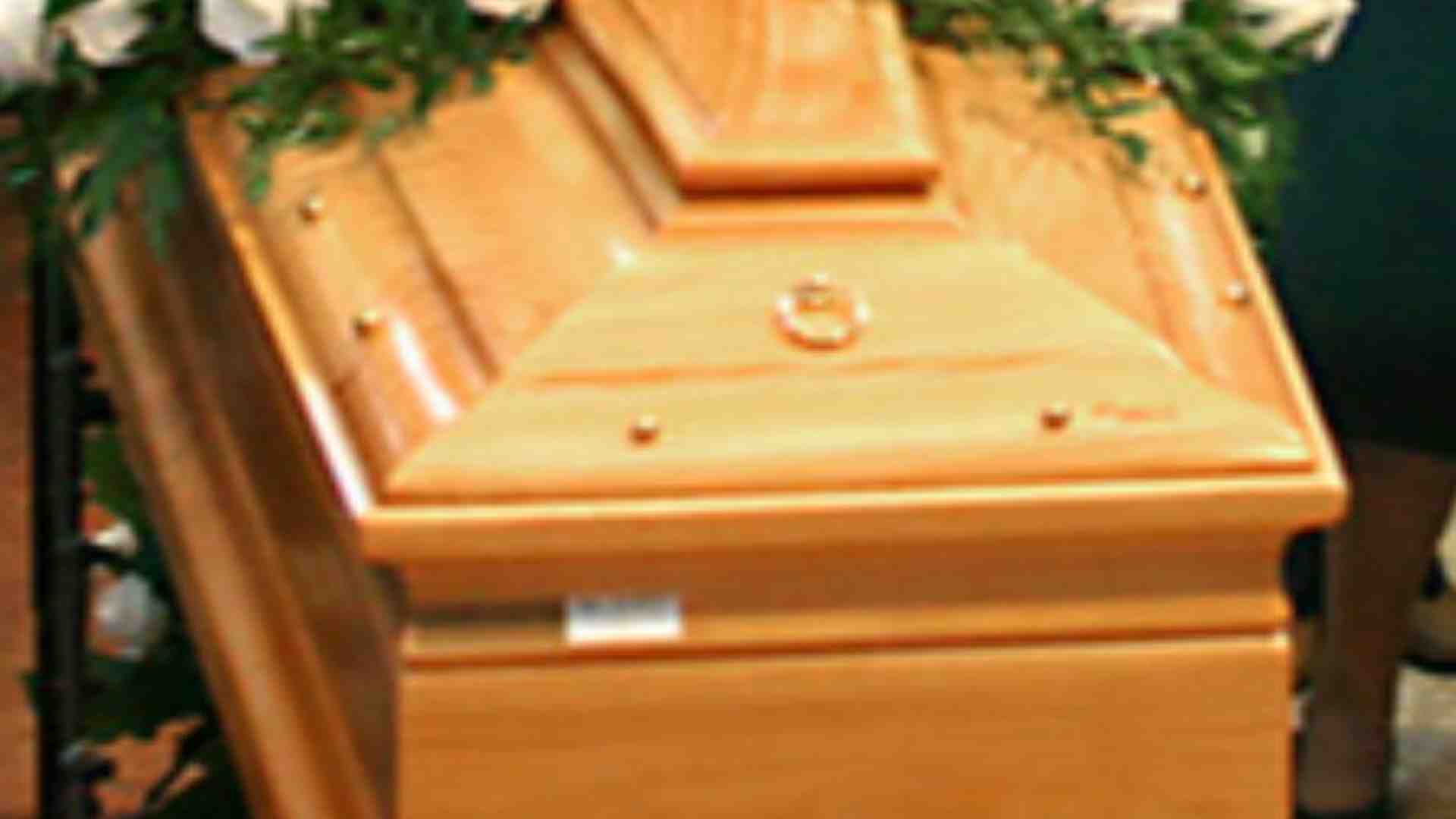 Immagine di Cento euro per un funerale: la vicinanza del vescovo al parroco arrestato