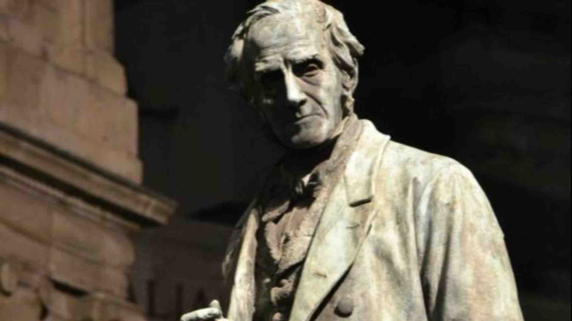 Immagine di Manzoni, la Colonna Infame e la fede senza irrazionalità