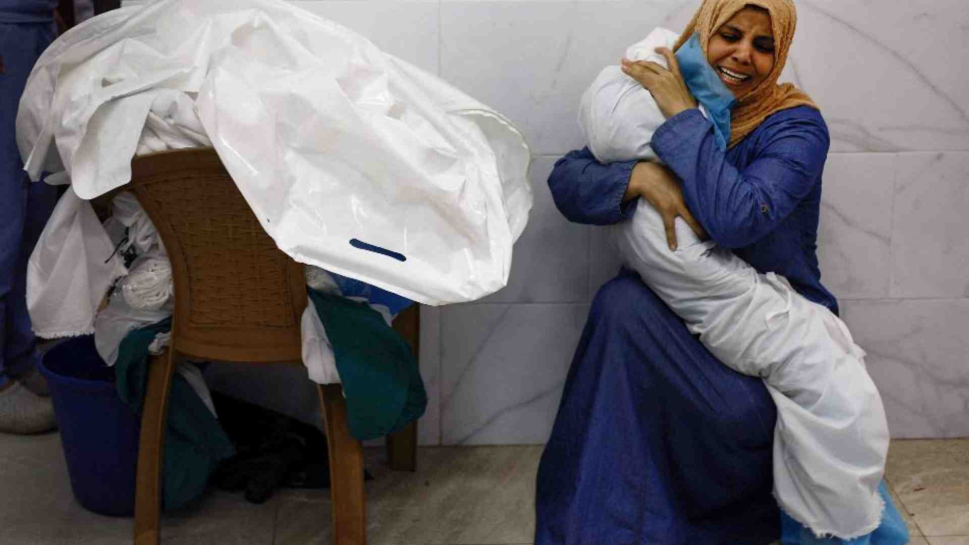 Immagine di Saly e chi resta a Gaza. Oggi escono 400 stranieri e 60 feriti