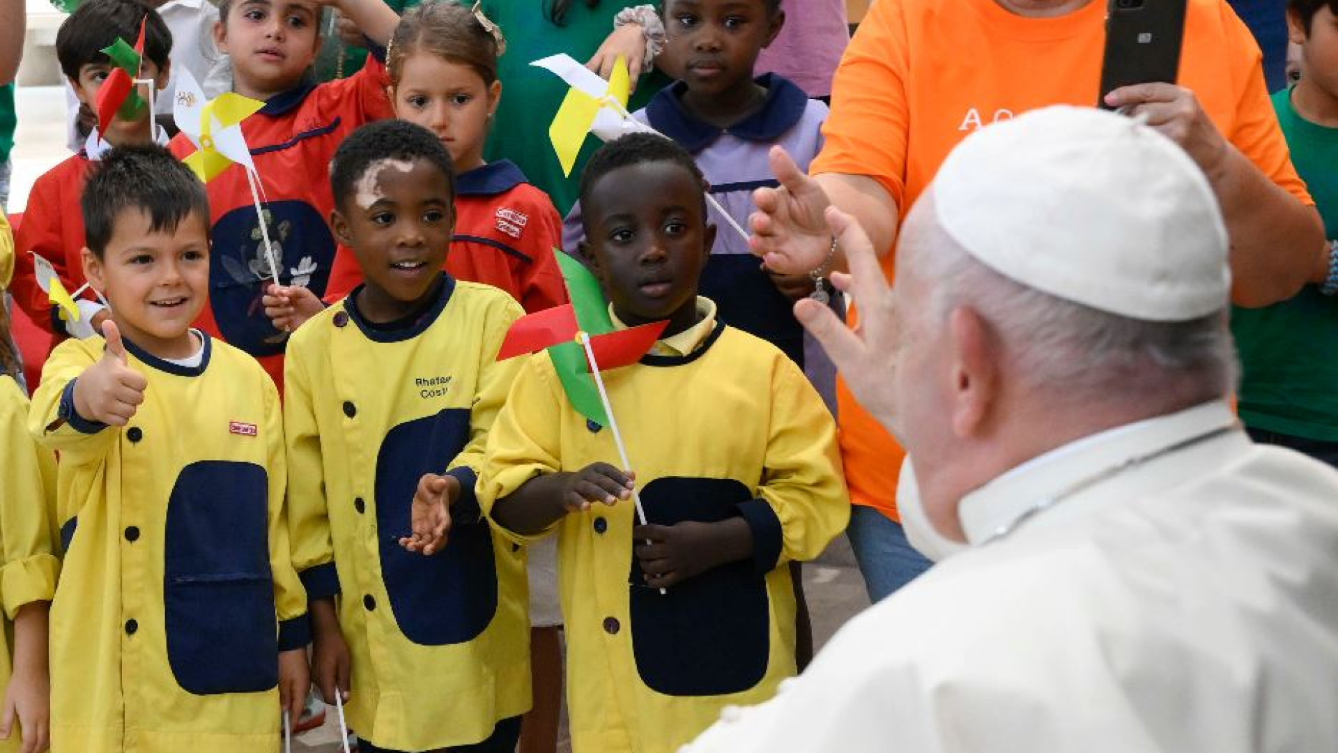 Immagine di Le 7mila domande dei bambini al Papa