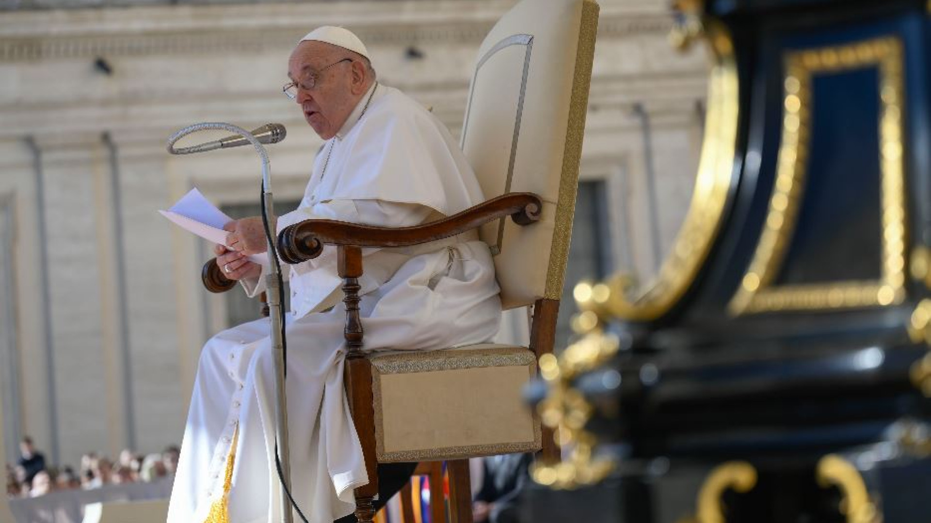Immagine di Il Papa ha il raffreddore e rinuncia a leggere un discorso