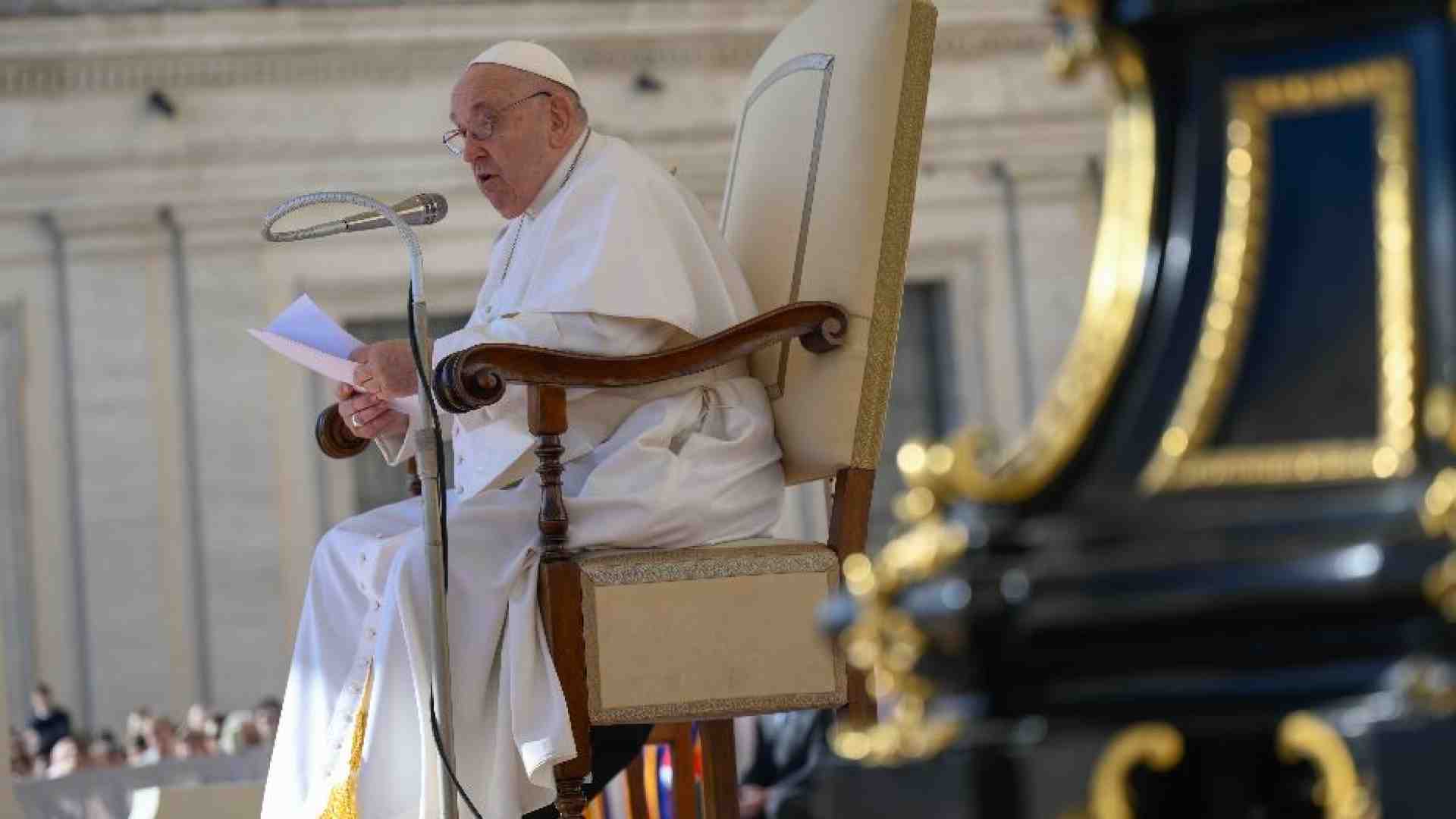 Immagine di Il Papa ha il raffreddore e rinuncia a leggere un discorso