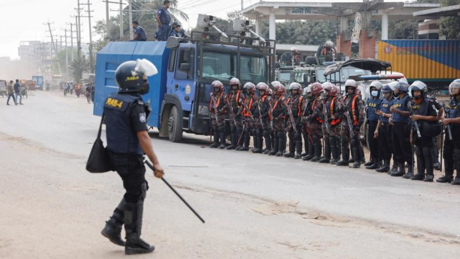Immagine di La protesta degli operai infiamma il Bangladesh. Cosa sta succedendo