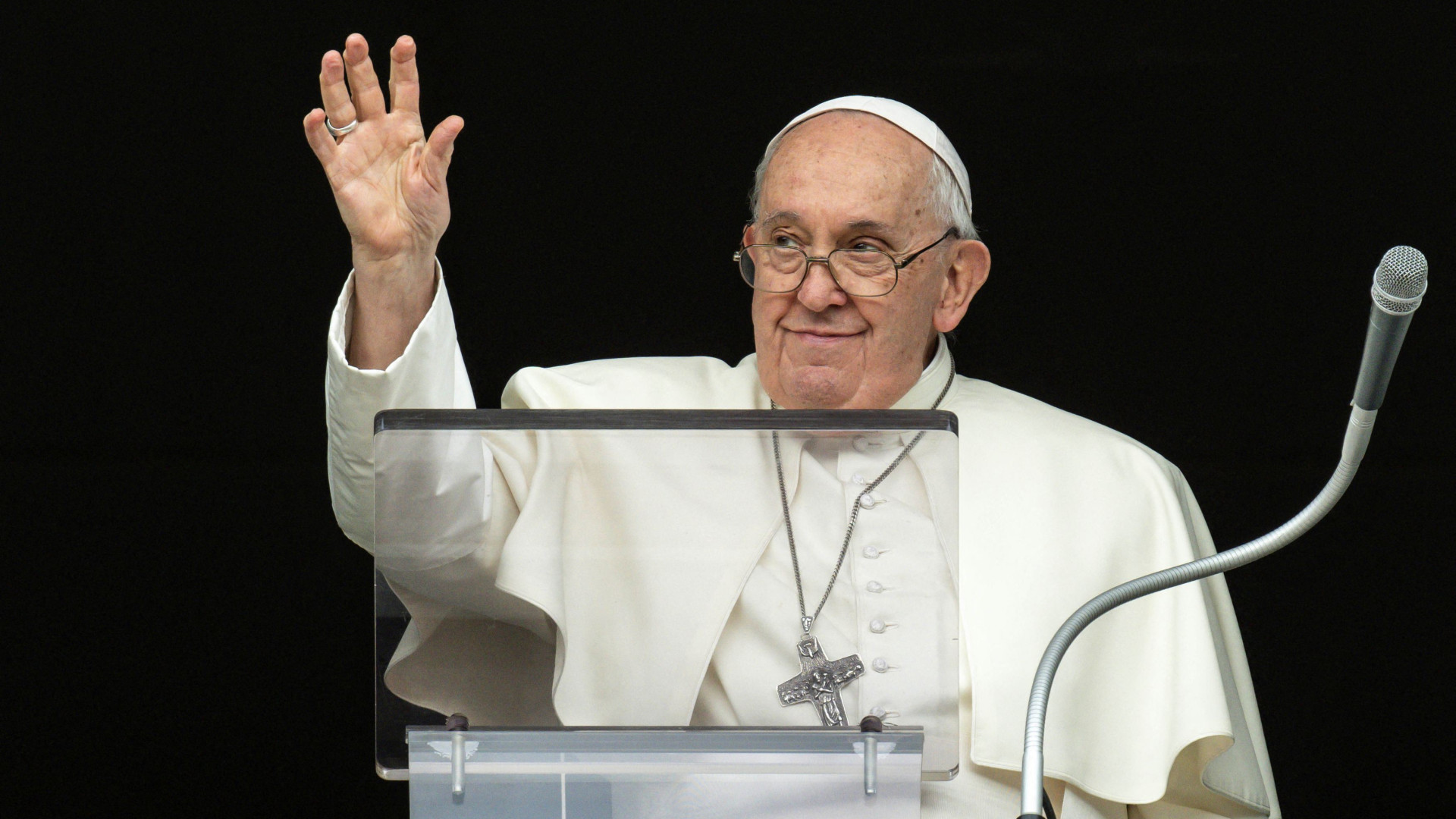 Immagine di Il Papa: «Basta fratelli, fermate le armi!»