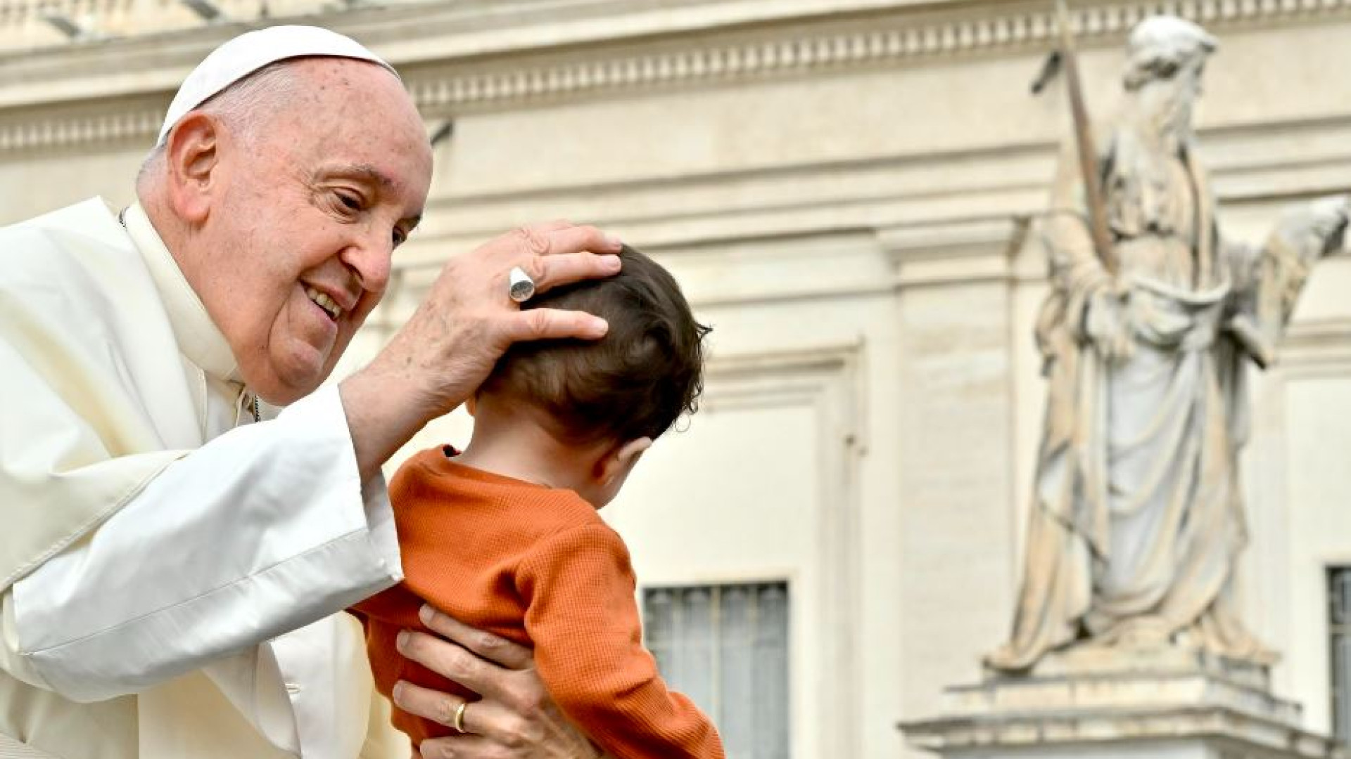 Immagine di Il Papa: «Vogliamo la pace, preghiamo ogni giorno»