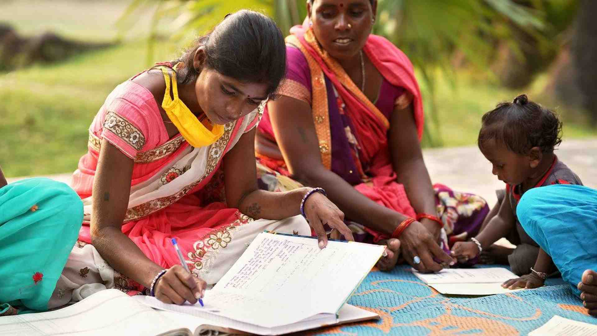 Immagine di Economia circolare, donne e giovani: l'impegno di Maire in India