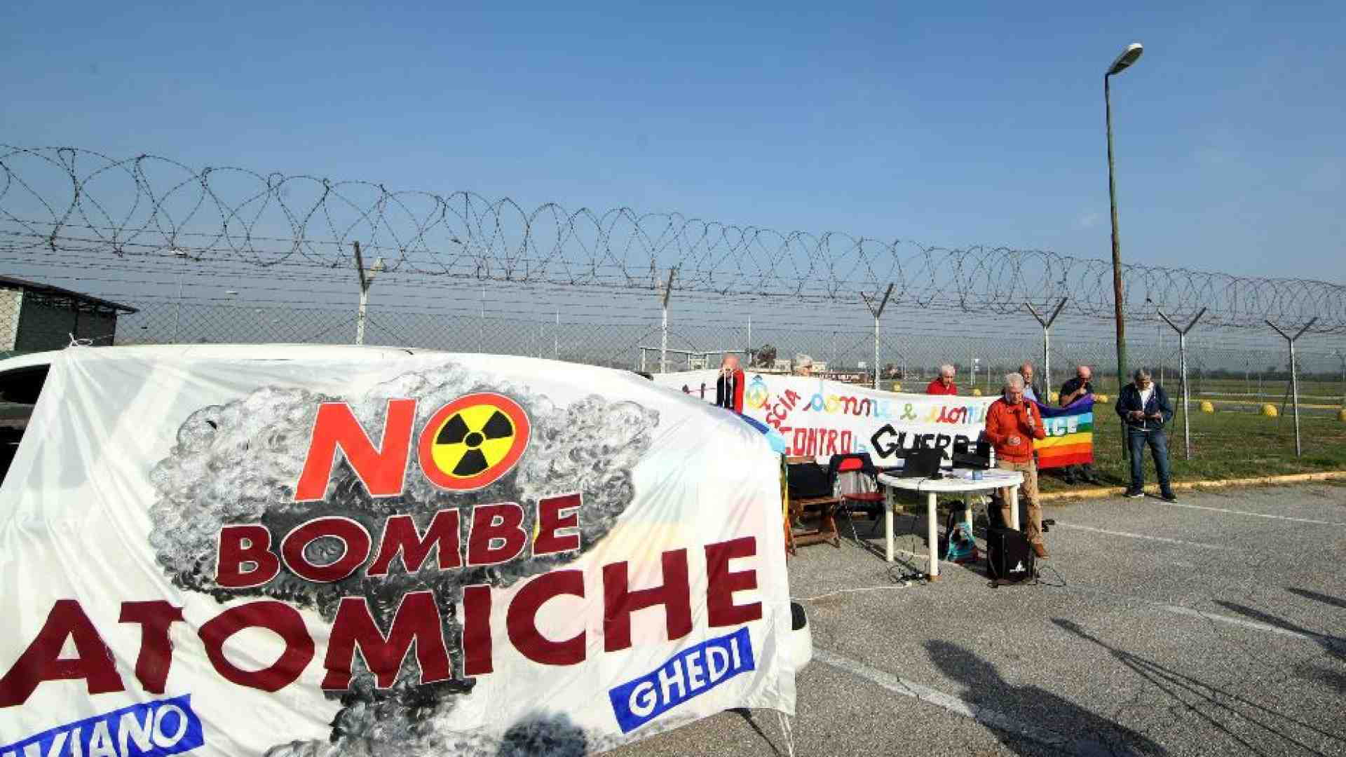 Immagine di Sale la minaccia nucleare nel mondo in guerra