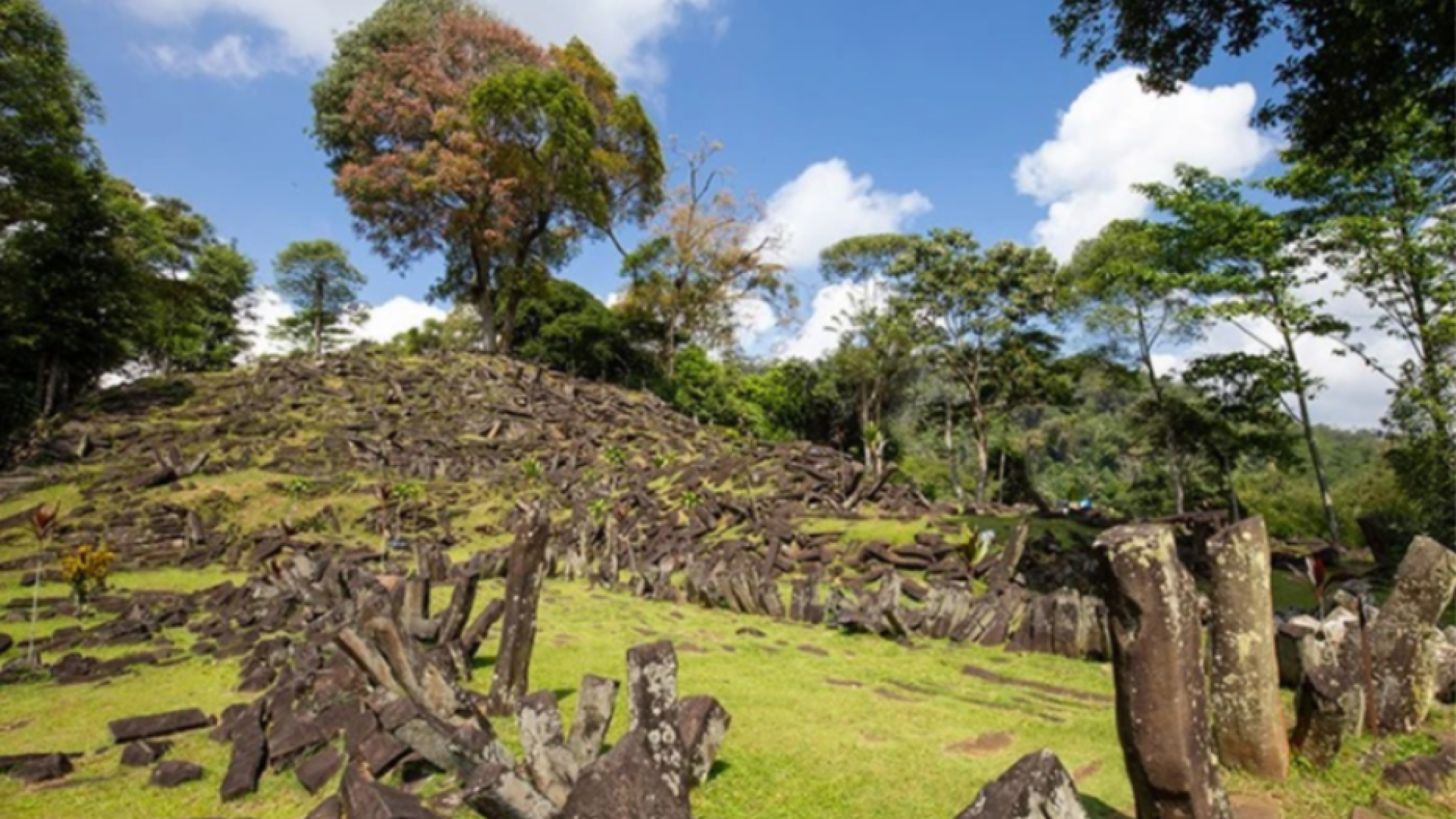 Immagine di «In Indonesia la piramide più antica». Ma gli studiosi si dividono