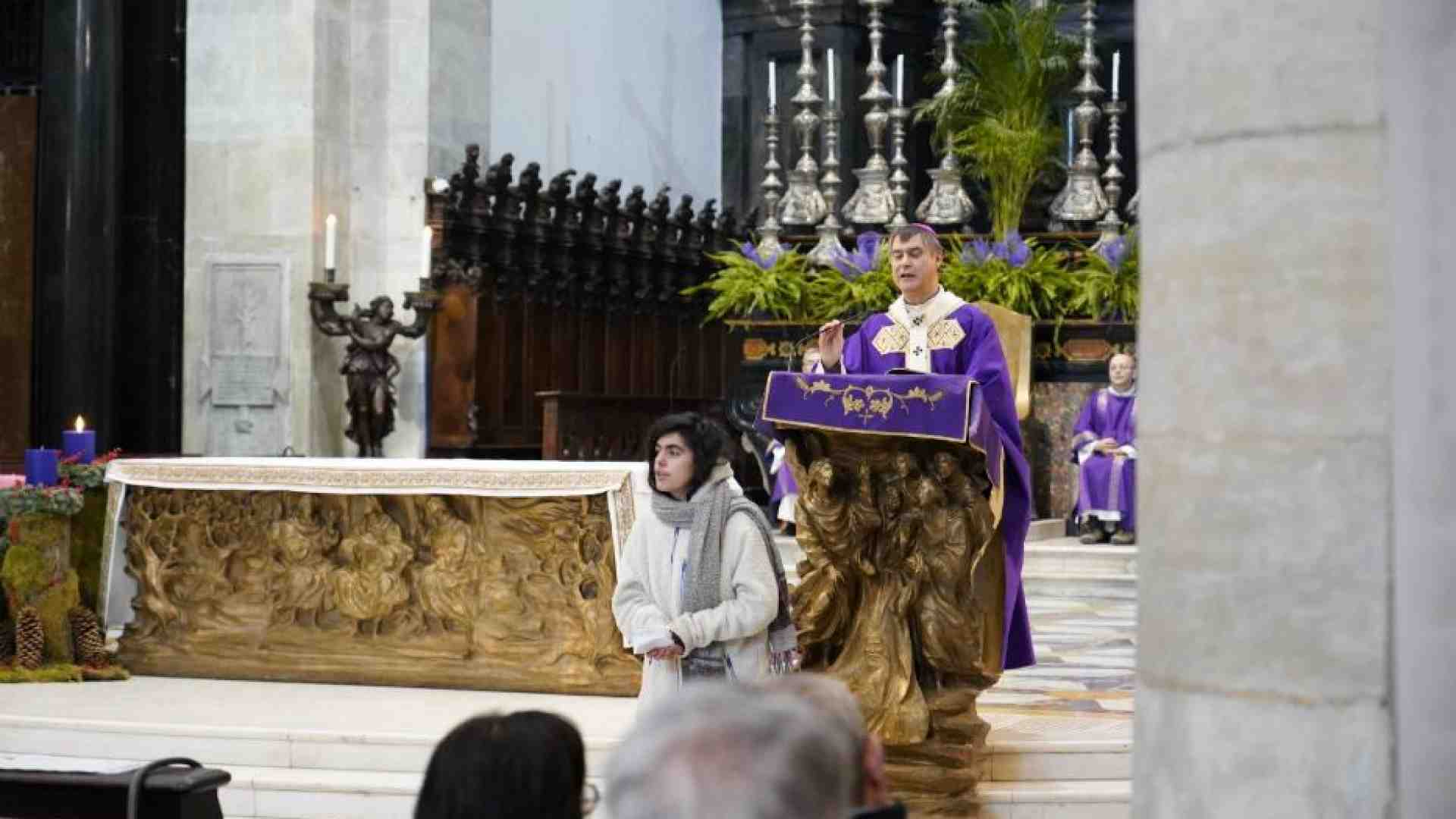 Immagine di Messa interrotta in Duomo, l'arcivescovo Repole: «L'Eucaristia va rispettata»
