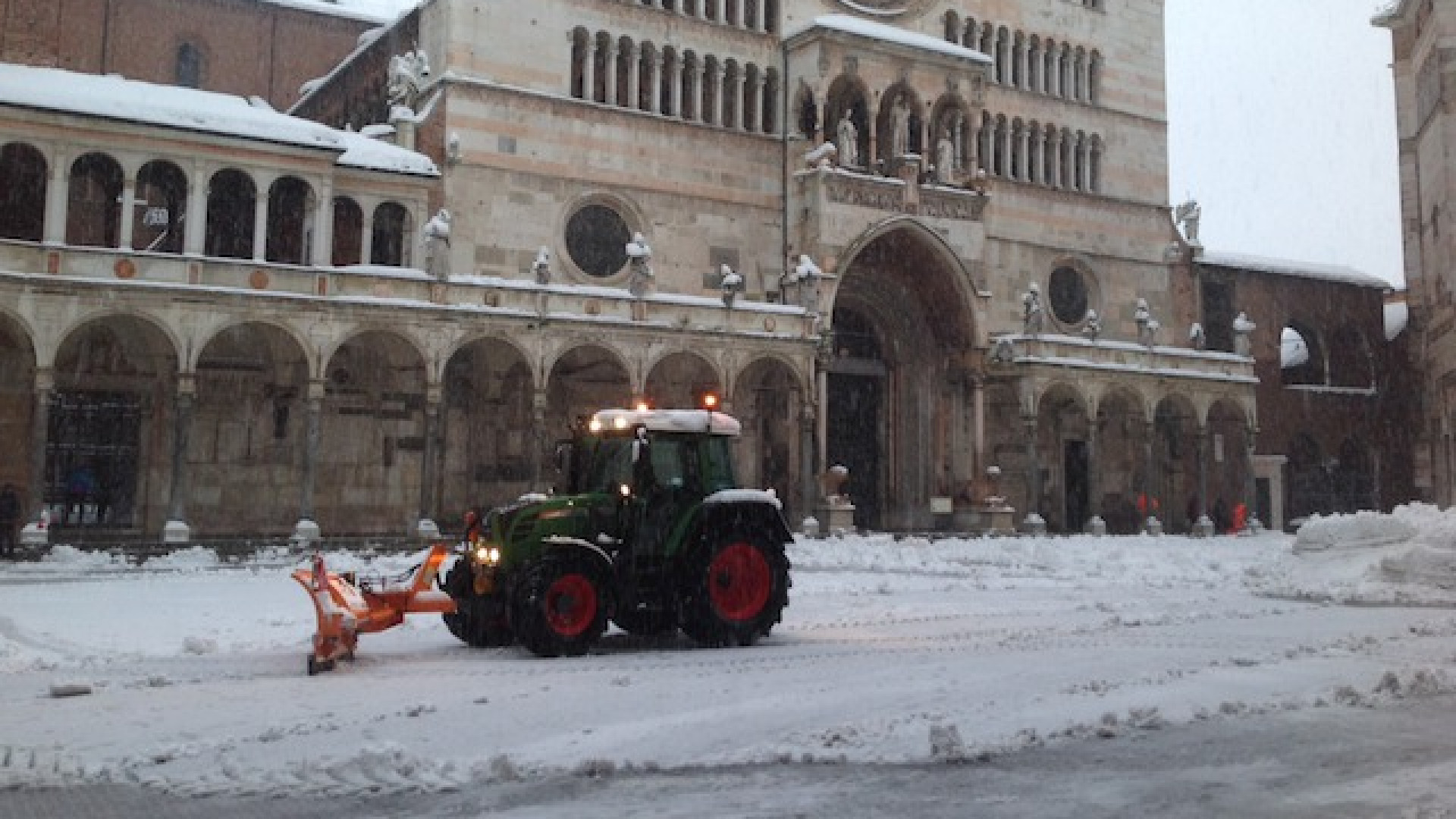 Immagine di Maltempo, neve in Lombardia: trattori Coldiretti mobilitati