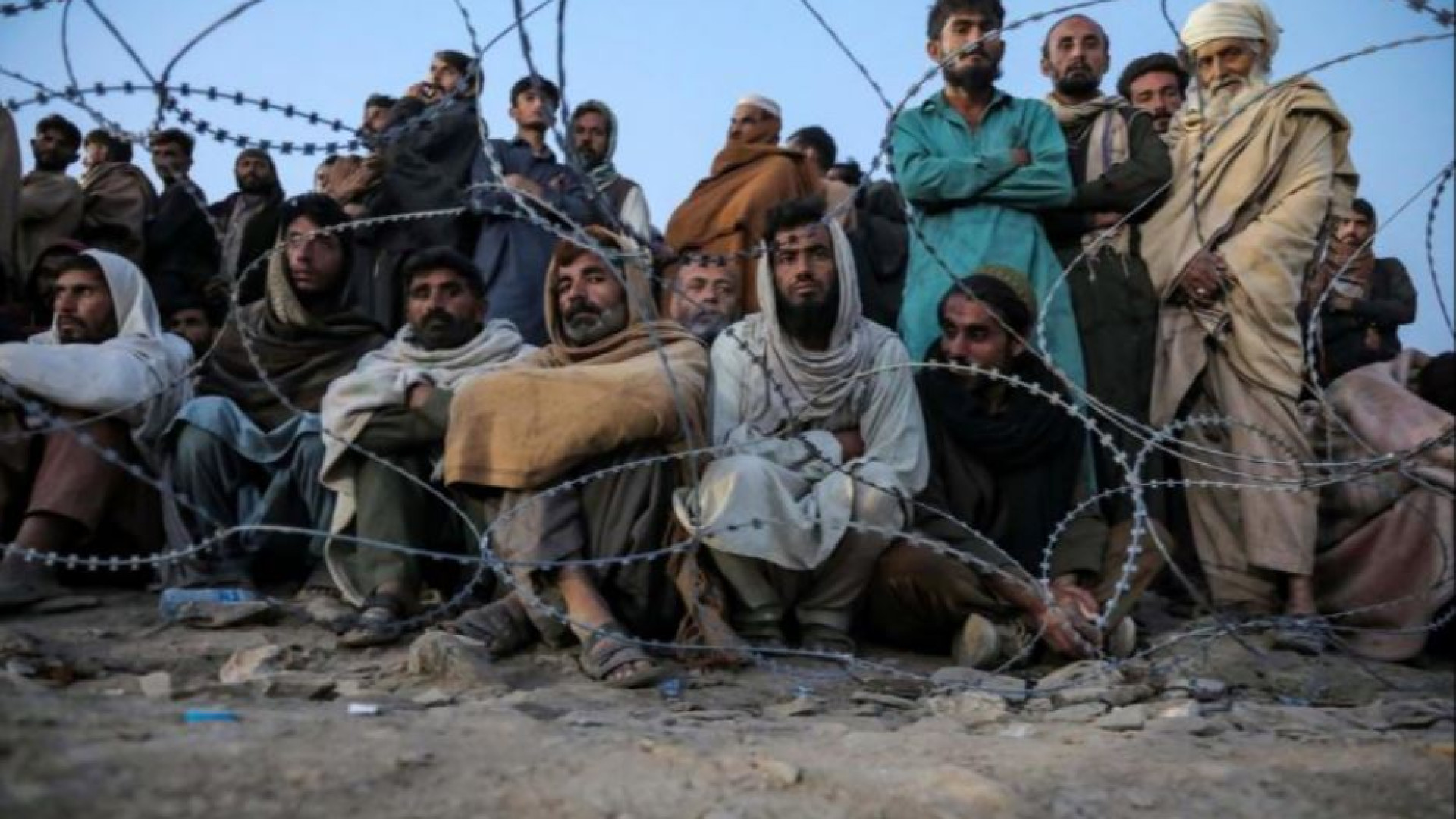 Immagine di Gli afghani “espulsi” dal Pakistan in cammino anche verso l’Europa