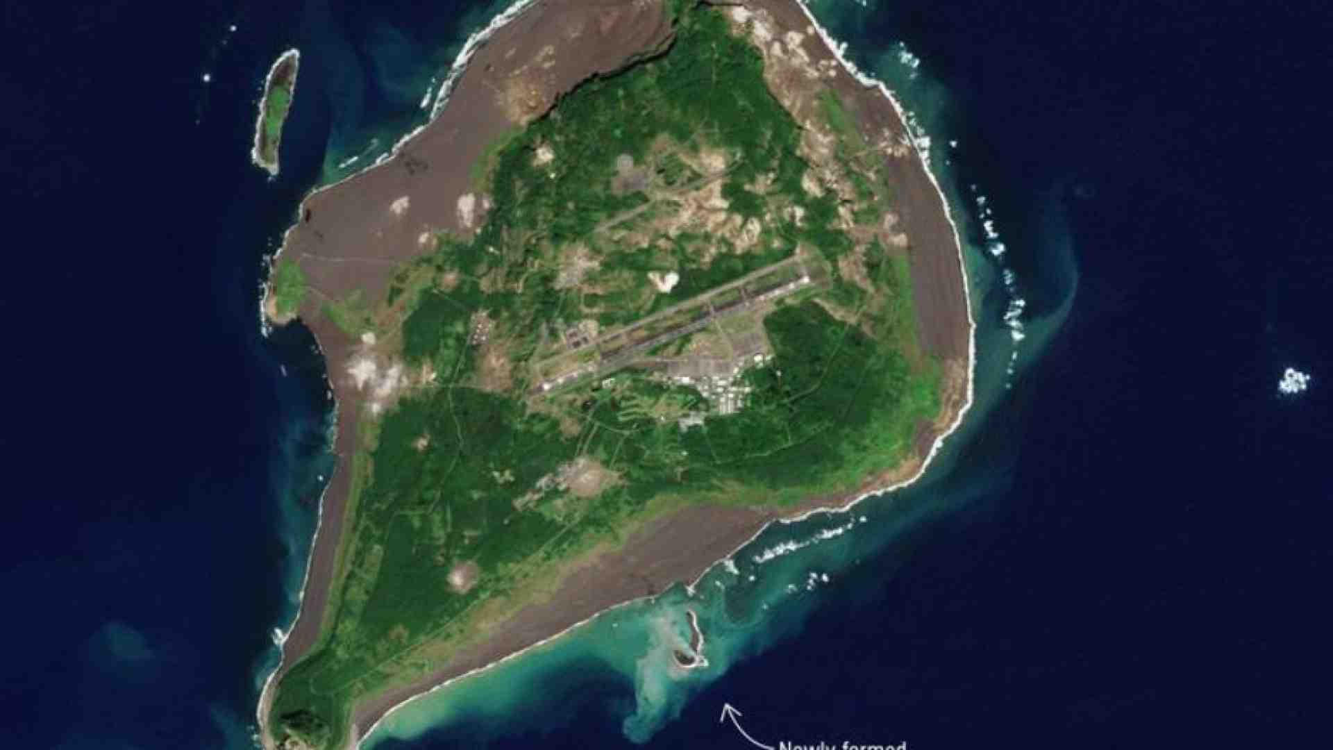 Immagine di L'isola che non c'è (nata da un'eruzione) resiste all'erosione del mare