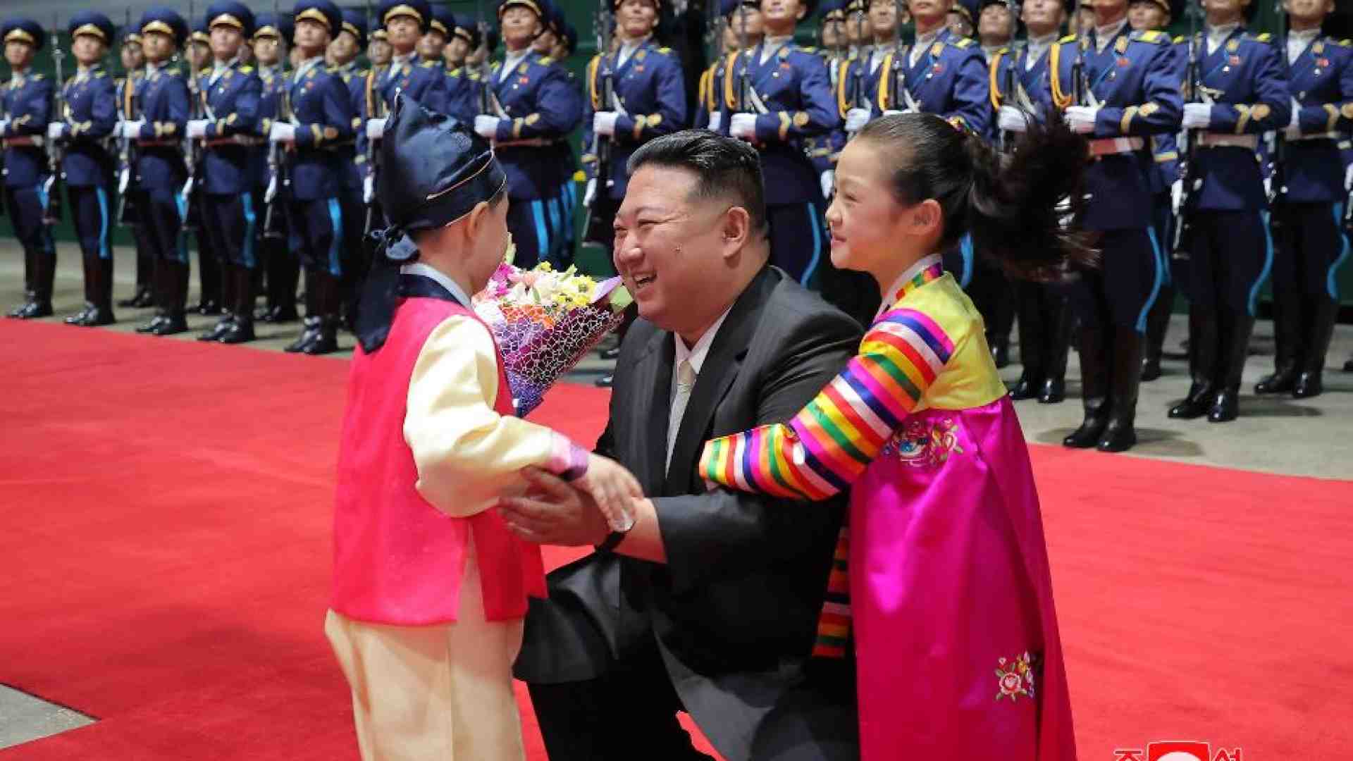 Immagine di Spunta la giovanissima figlia di Kim. E già studia da erede