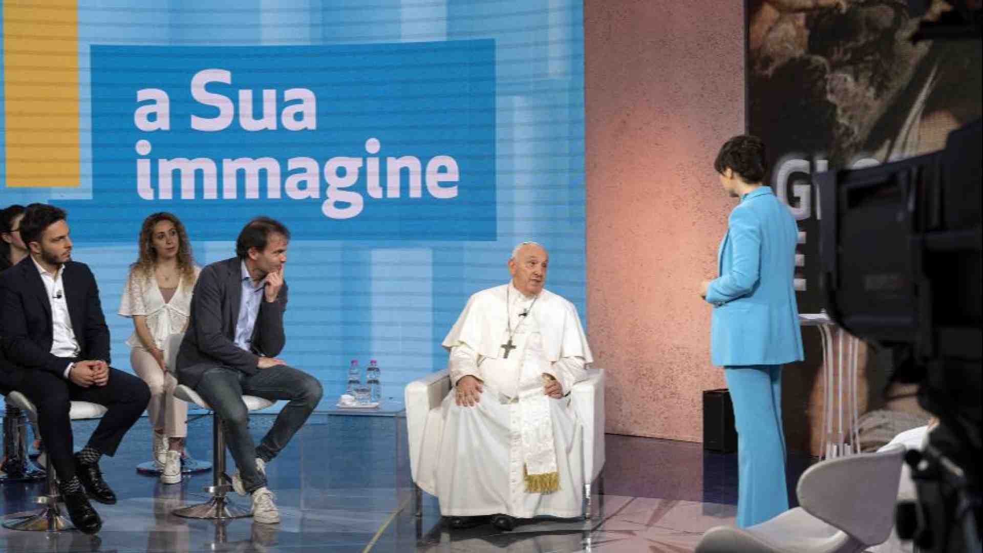Immagine di Si rinnova la convenzione Cei-Rai per la Messa e "A Sua immagine"