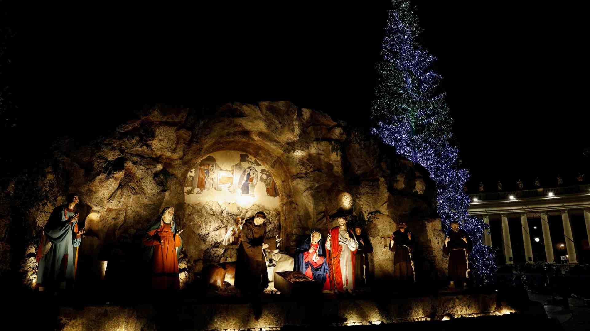Immagine di «Presepe e albero ci fanno pensare ai bimbi in Terra Santa e all'ecologia»