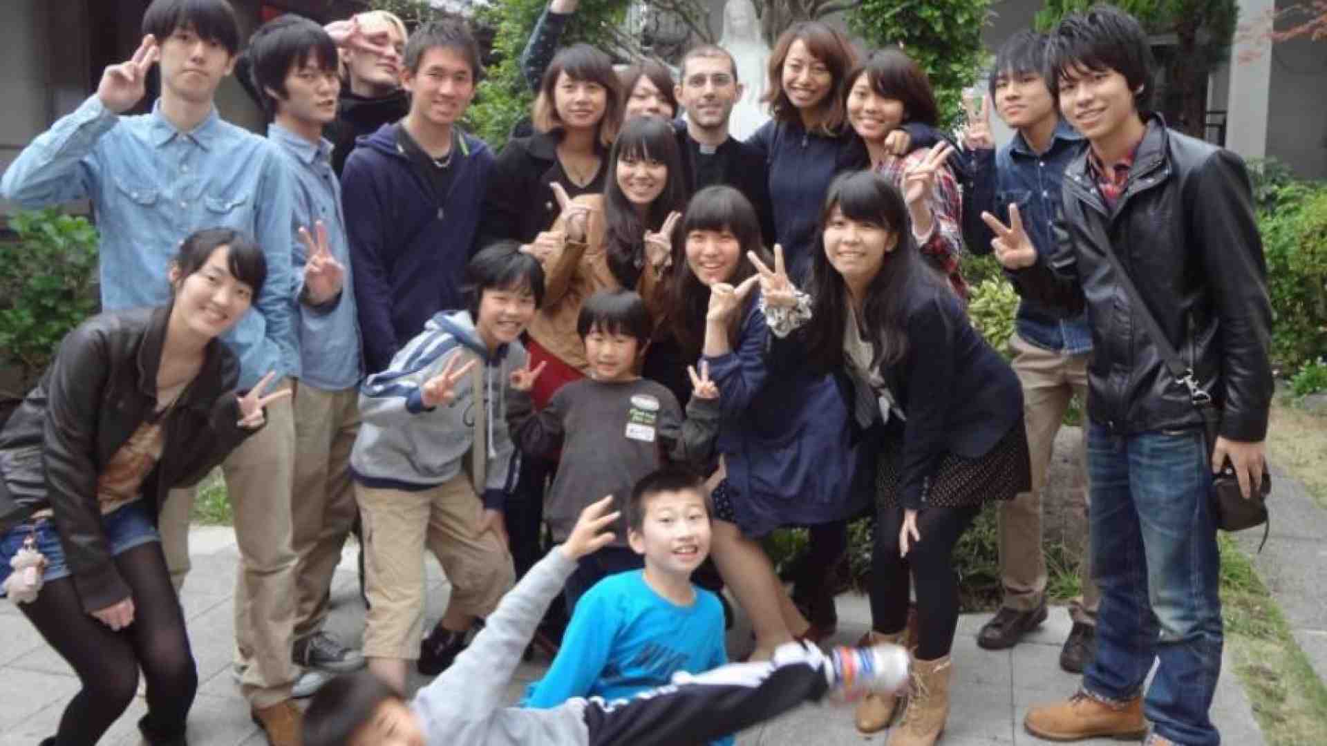 Immagine di Padre Lembo, vescovo italiano a Tokyo: «Giovani, siete persone non ingranaggi»