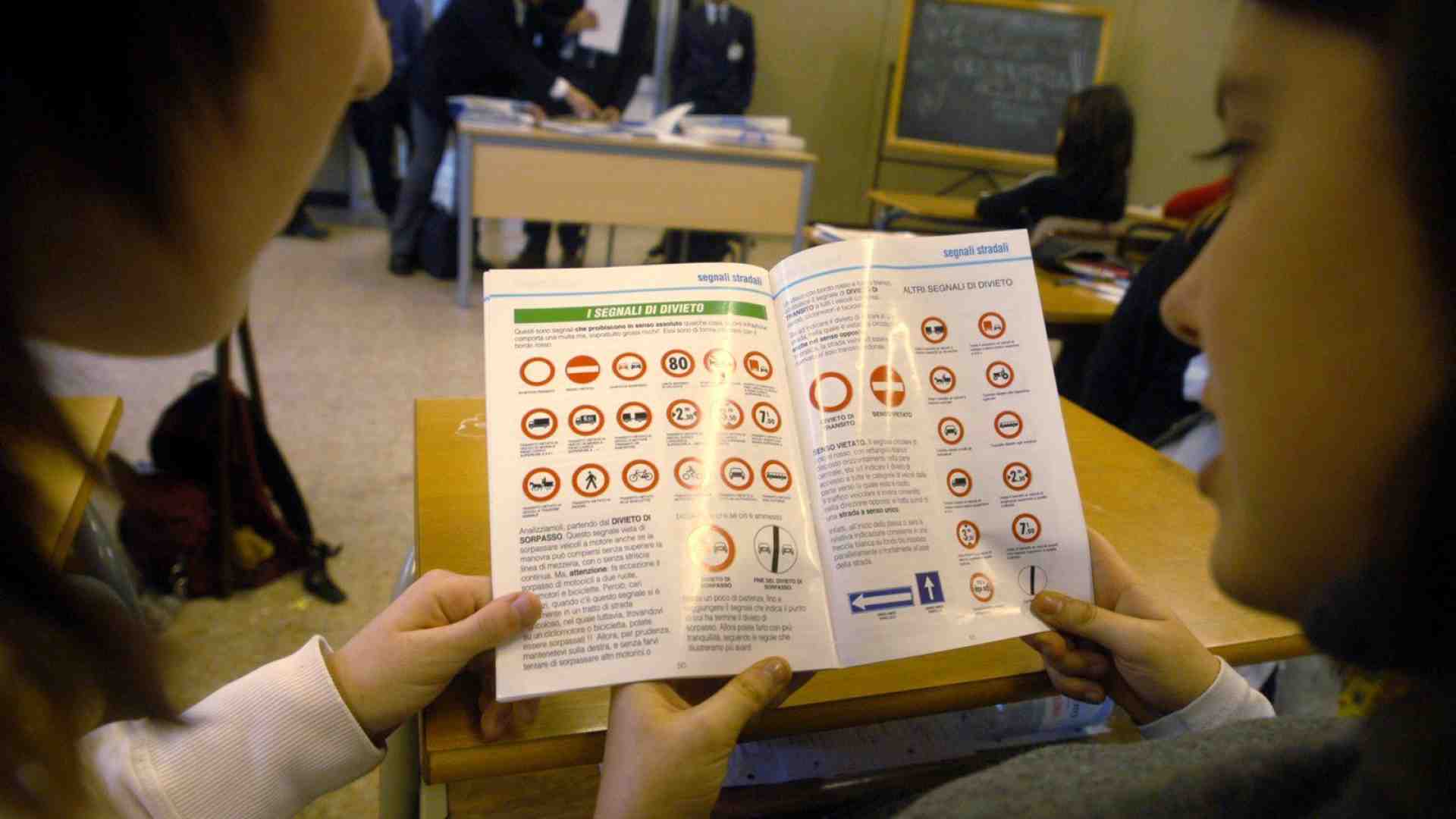 Immagine di Patenti facili, ora la truffa viaggia online