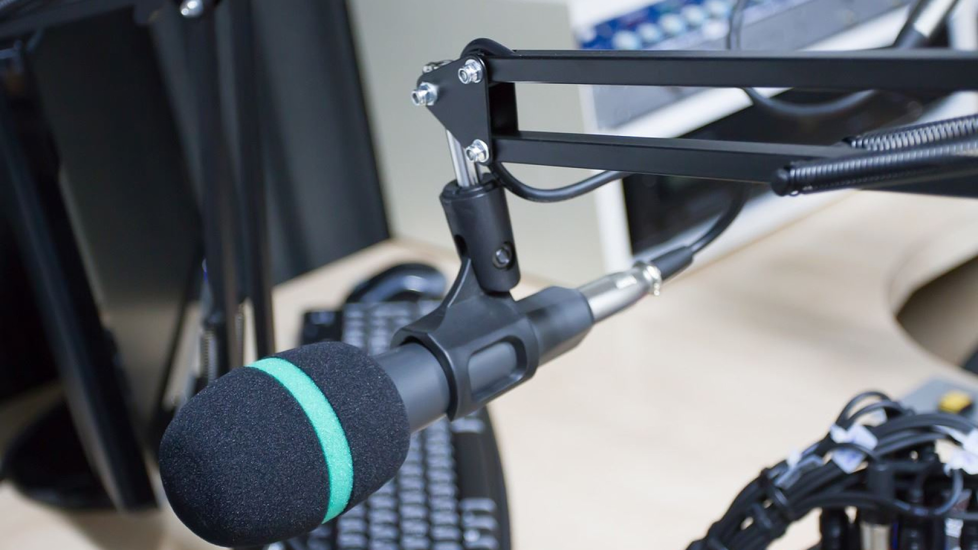 Immagine di Radio «Active»: frequenze in fondo al mondo che fanno comunità