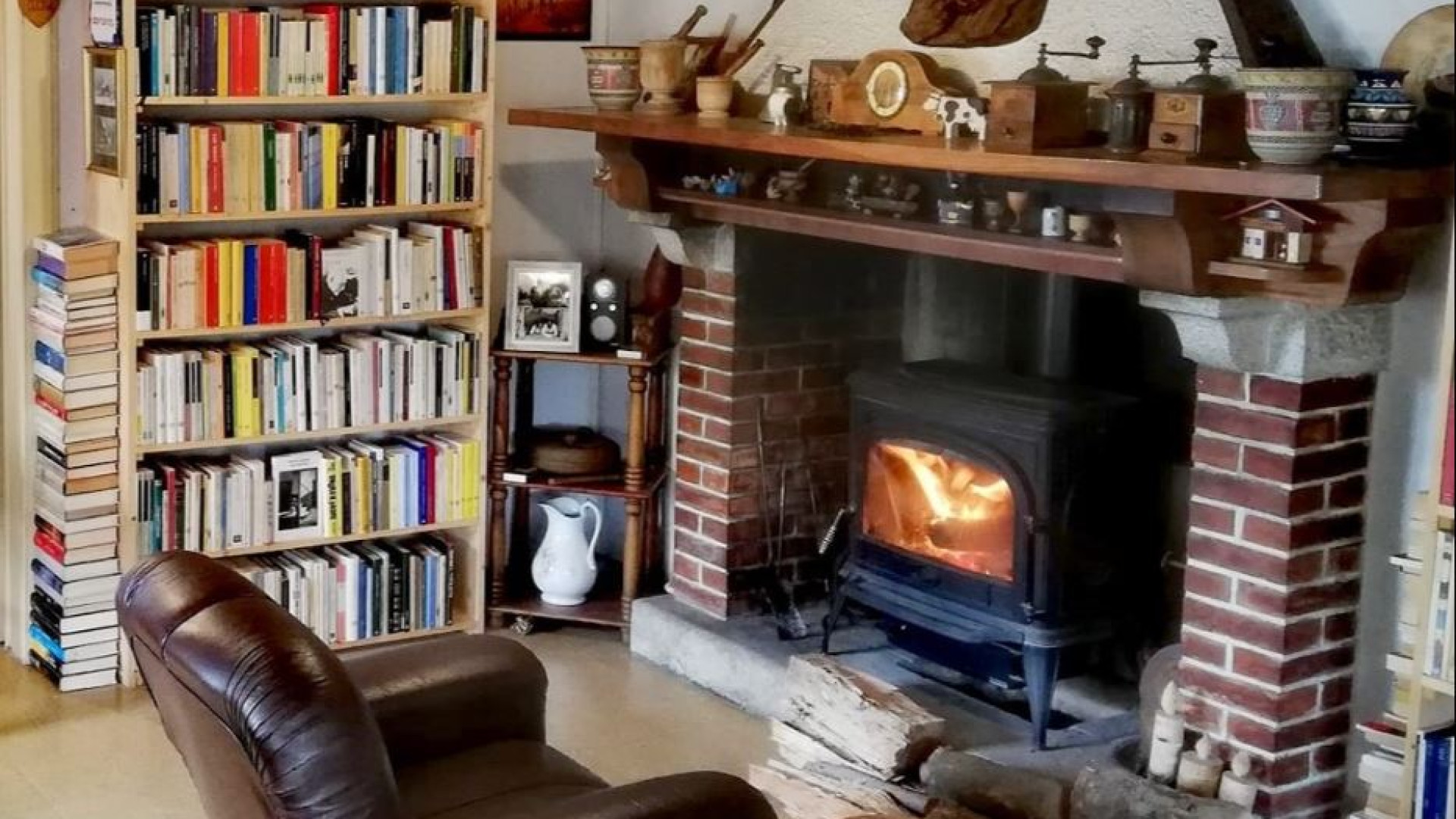 Immagine di Sopra il Lago Maggiore il rifugio alpino diventa libreria