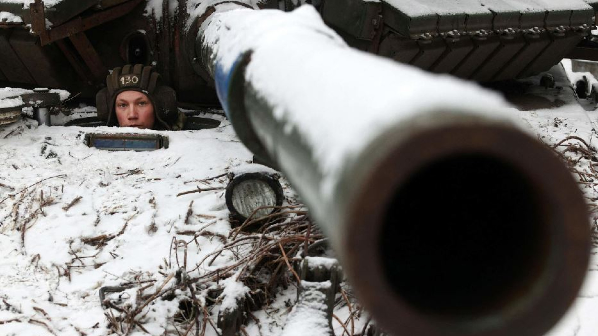 Immagine di Gli ucraini via dal fronte, i russi da Putin. La grande fuga dalla guerra