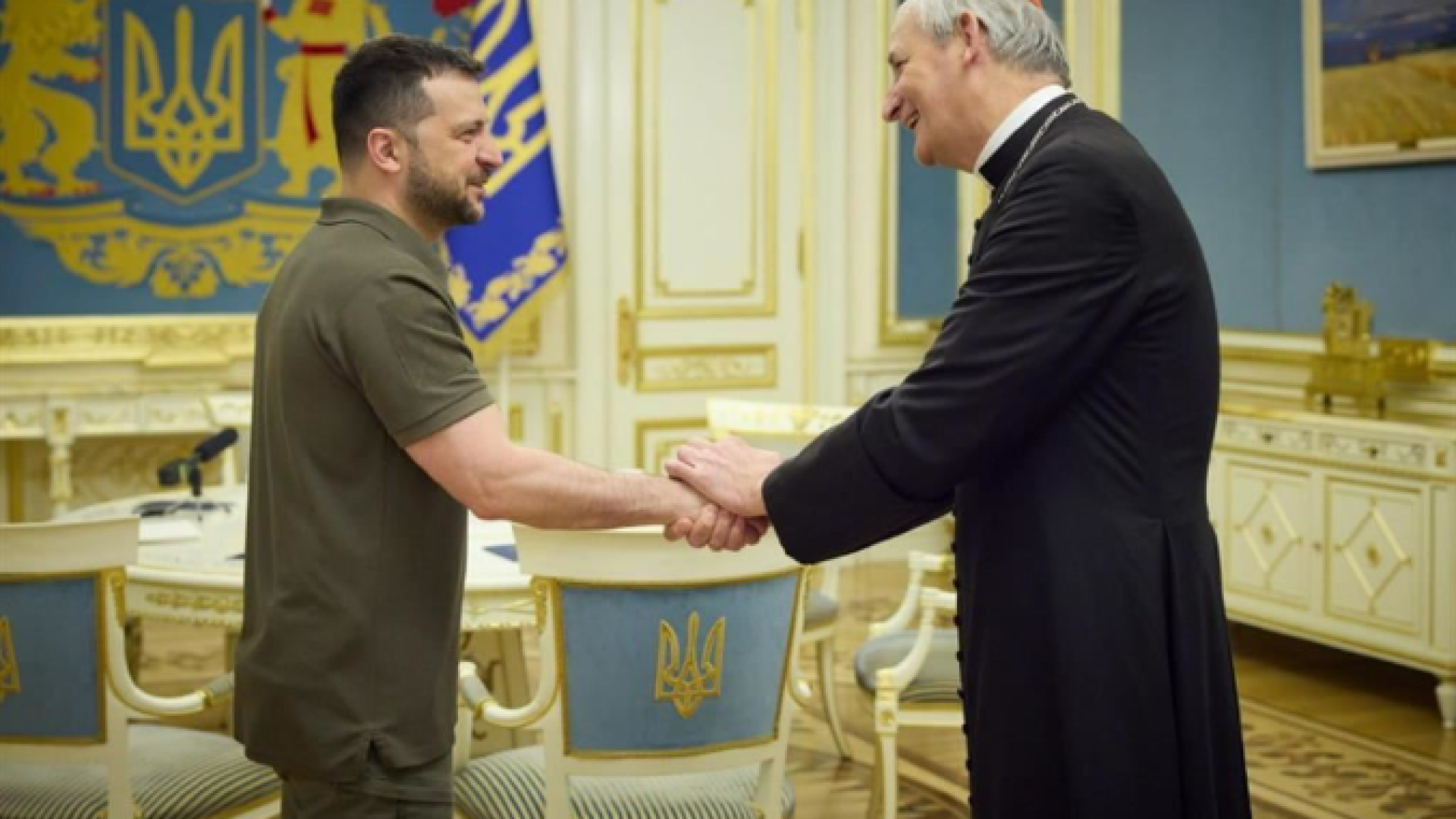 Immagine di Da Zelensky un doppio riconoscimento per Zuppi e Parolin