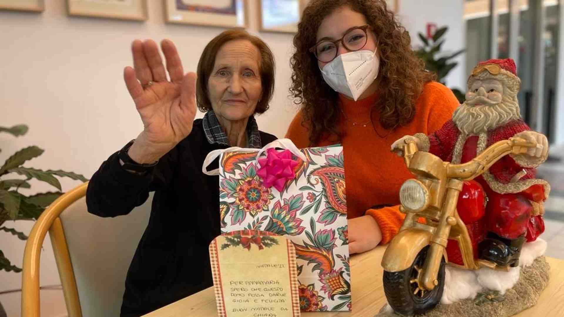 Immagine di Quei “nipoti” e i doni agli anziani ospiti delle case di riposo