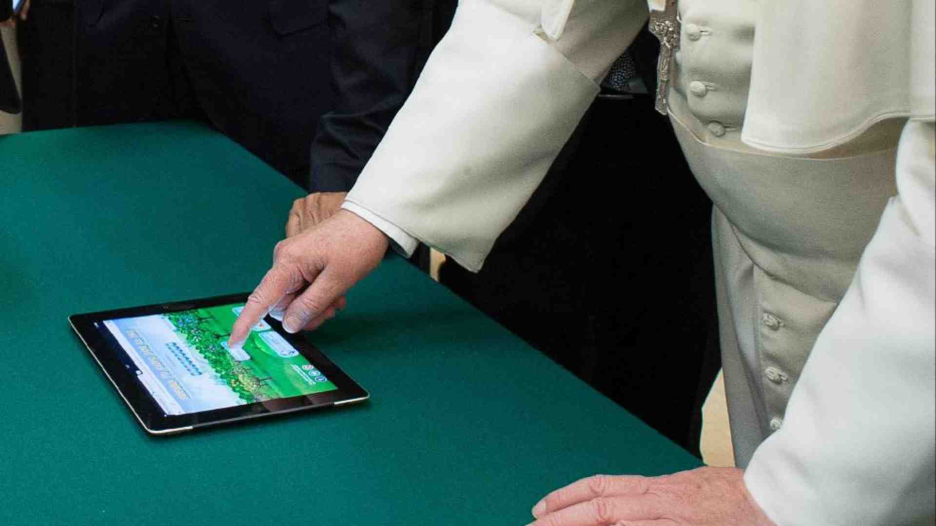 Immagine di L'IA può essere etica e per la pace. Papa Francesco apre la via al mondo