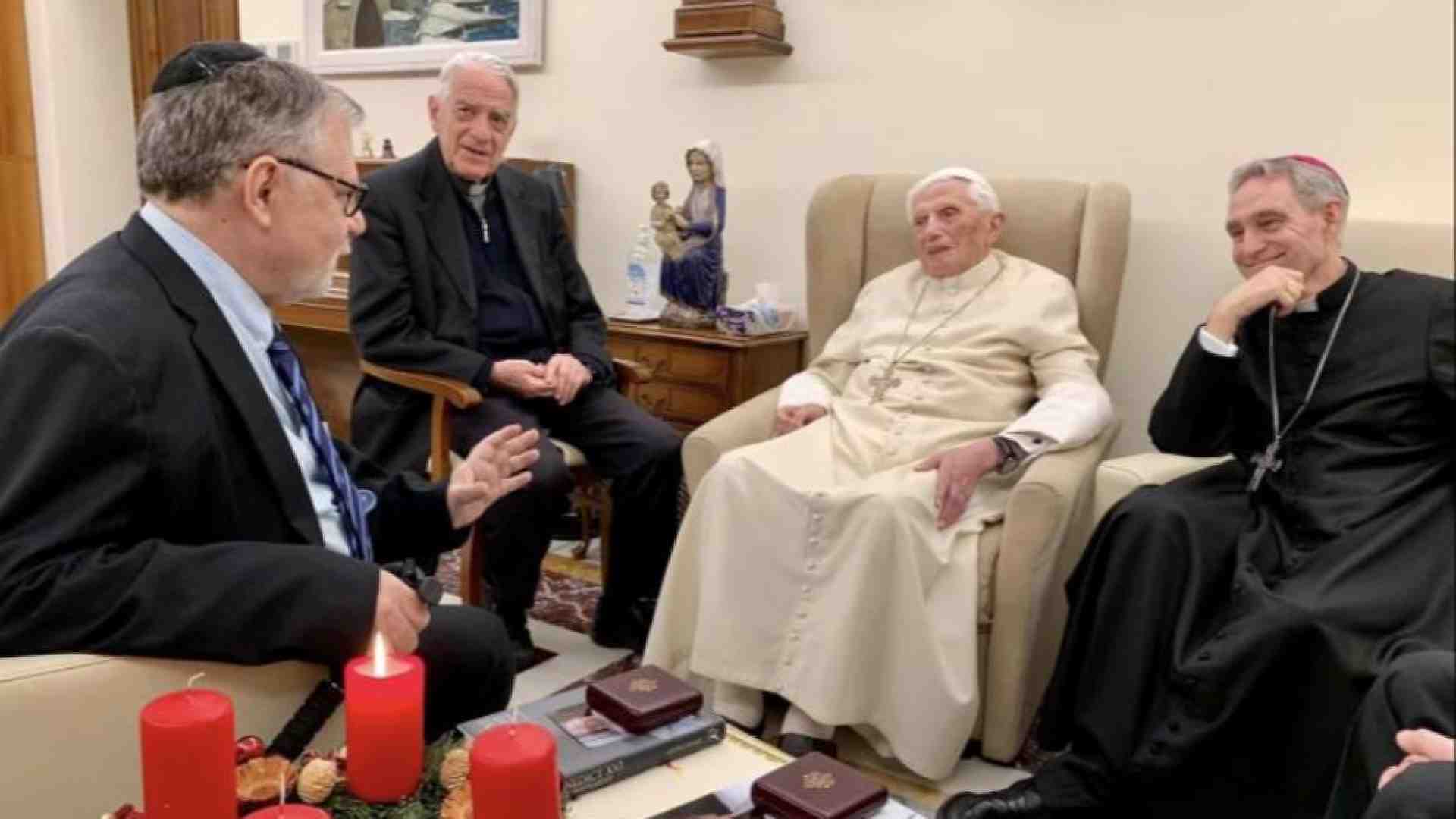 Immagine di Le omelie di Benedetto XVI dentro il monastero raccolte dalle memores domini