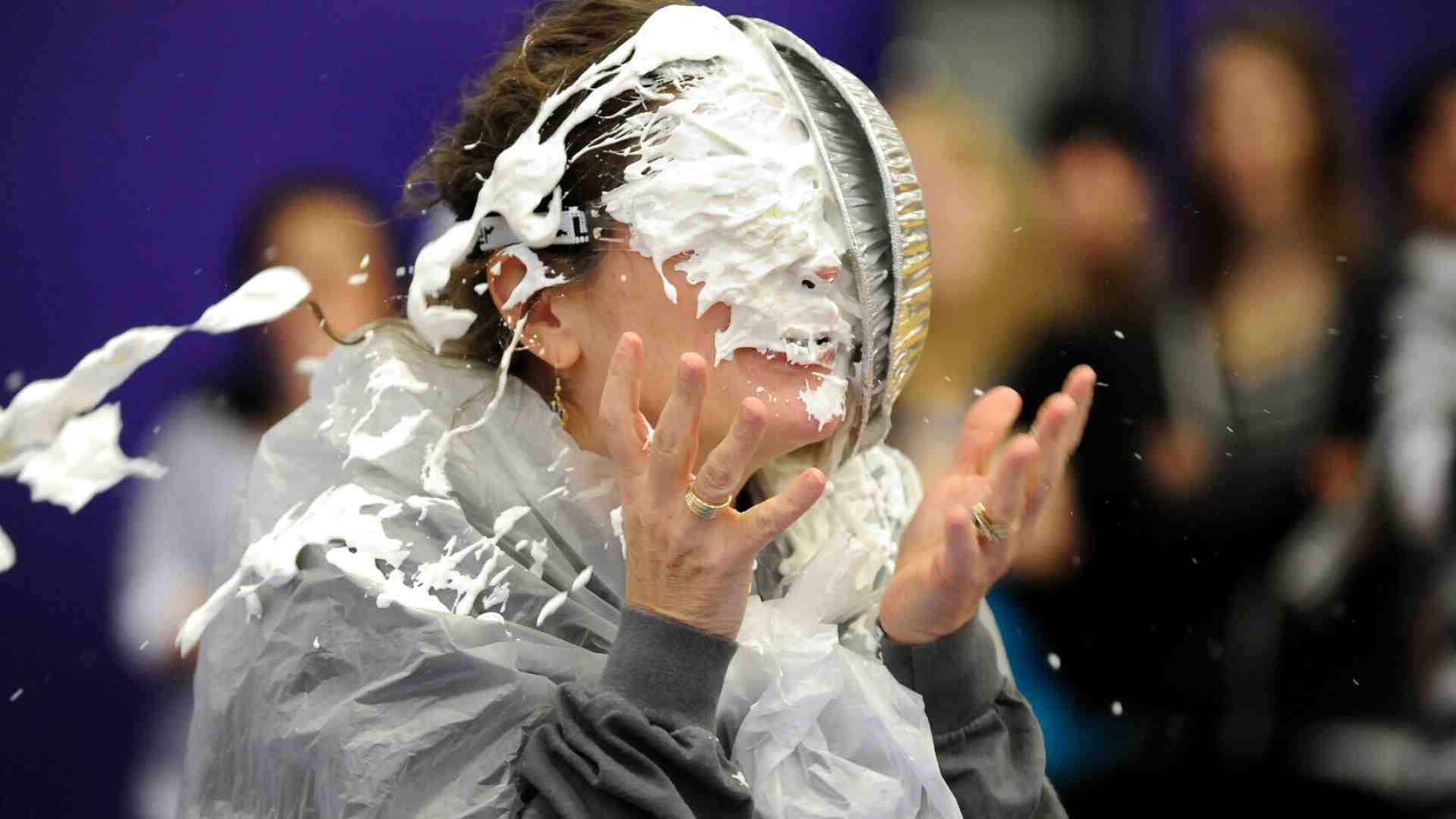 Immagine di 2024, bavaglio alle risate