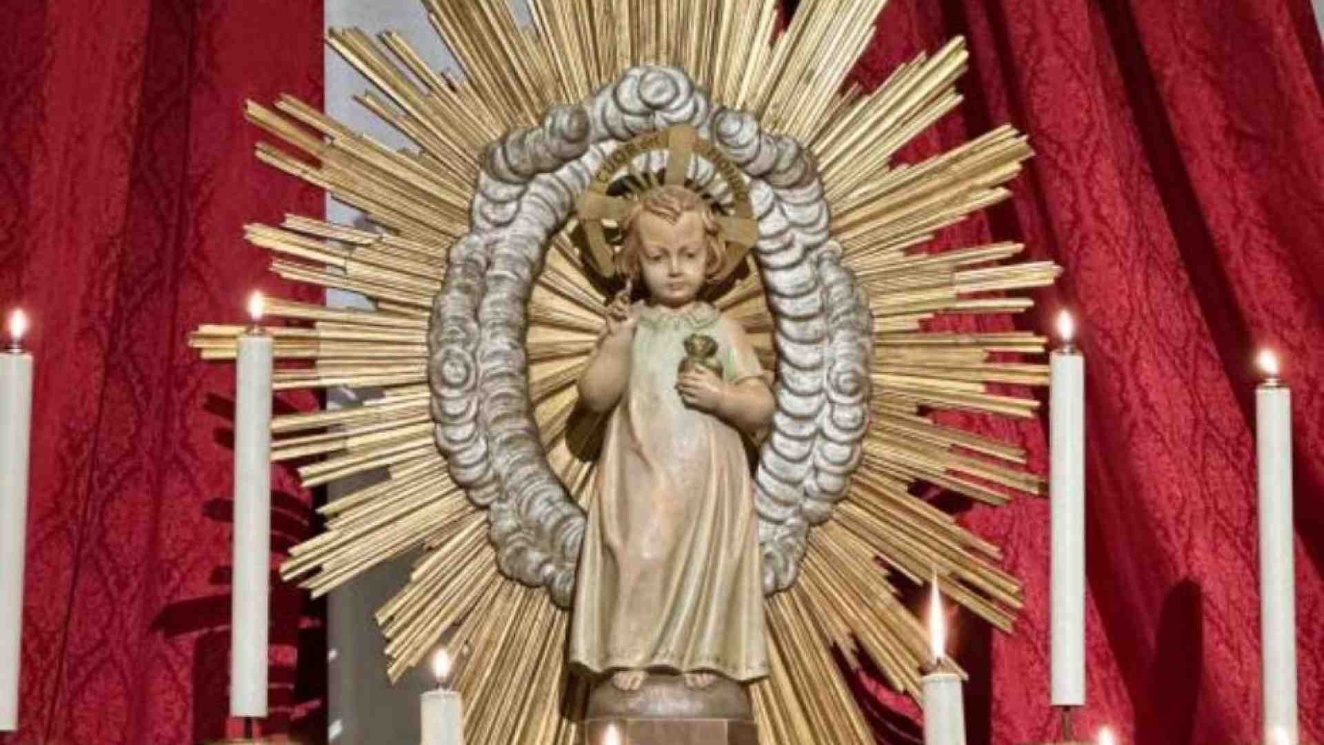 Immagine di «Davanti al Bambinello di Padre Pio tutti chiediamo una carezza del cielo»
