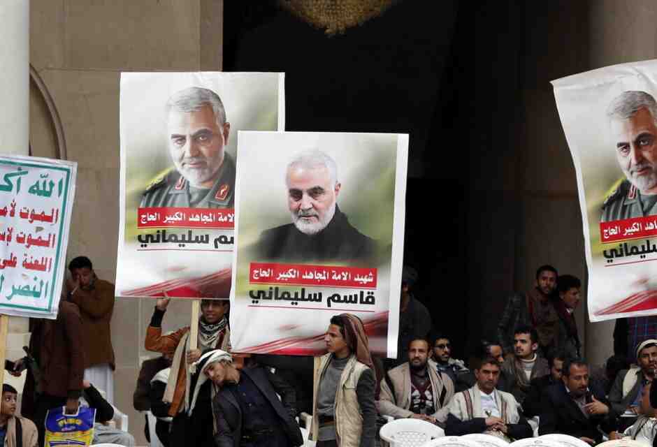 &nbsp;Folla per l'anniversario dell'uccisione di Qassem Soleimani nel 2022 - foto Ansa