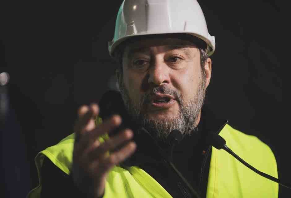 L'Ira di Salvini: "Mi colpiscono negli affetti". La Sardegna ora è fatale