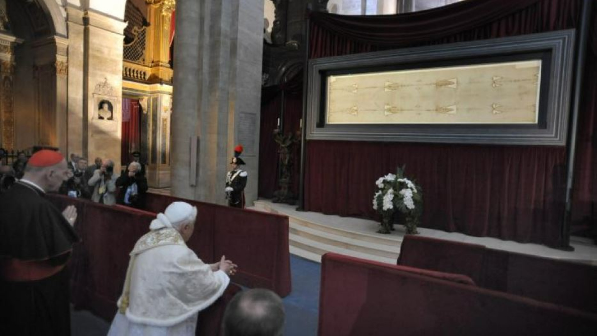 Immagine di Benedetto XVI e quella voce di Dio nelle nostre solitudini