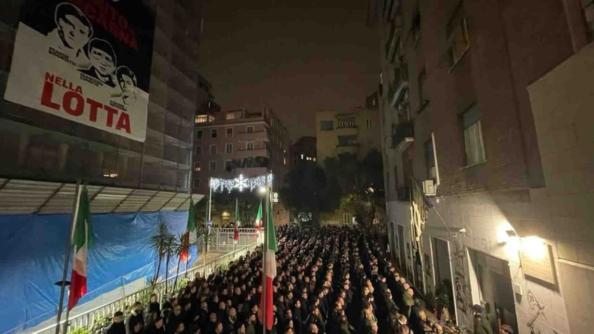 Immagine di Acca Larentia, saluti romani e polemiche per l'anniversario della strage